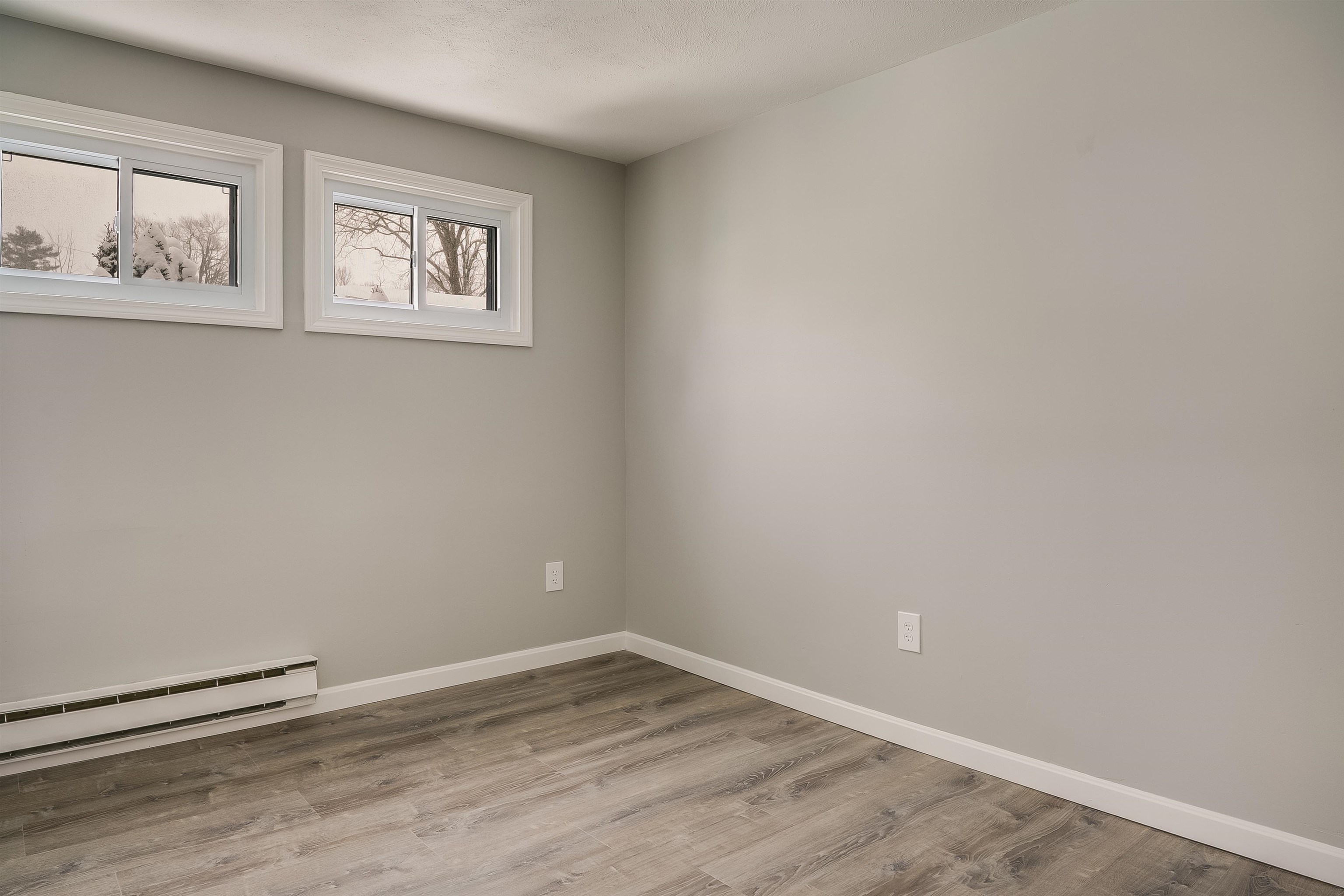 27 London Rd, Salem, NH 03079