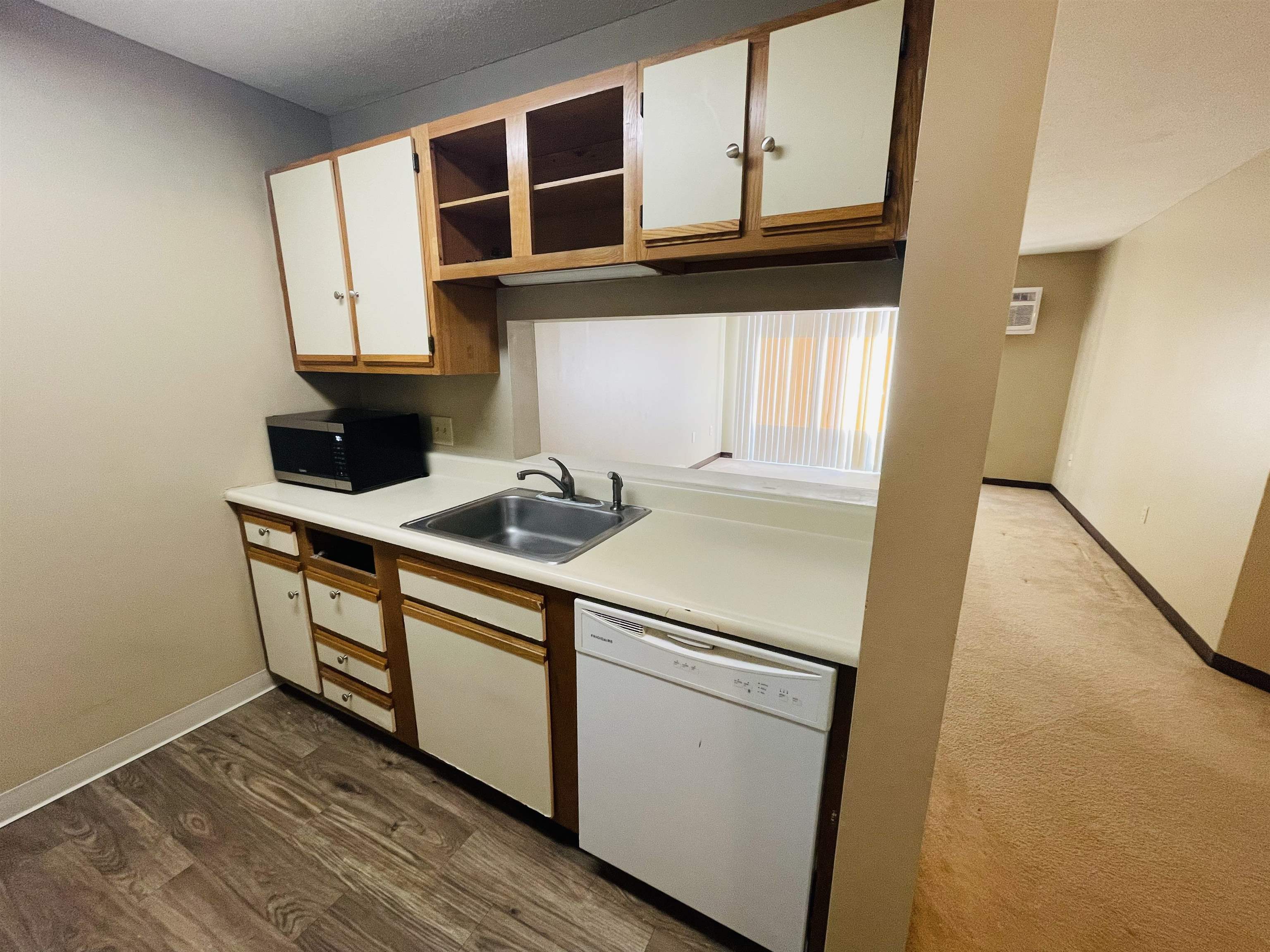 130 Eastern Ave, Manchester, NH 03104