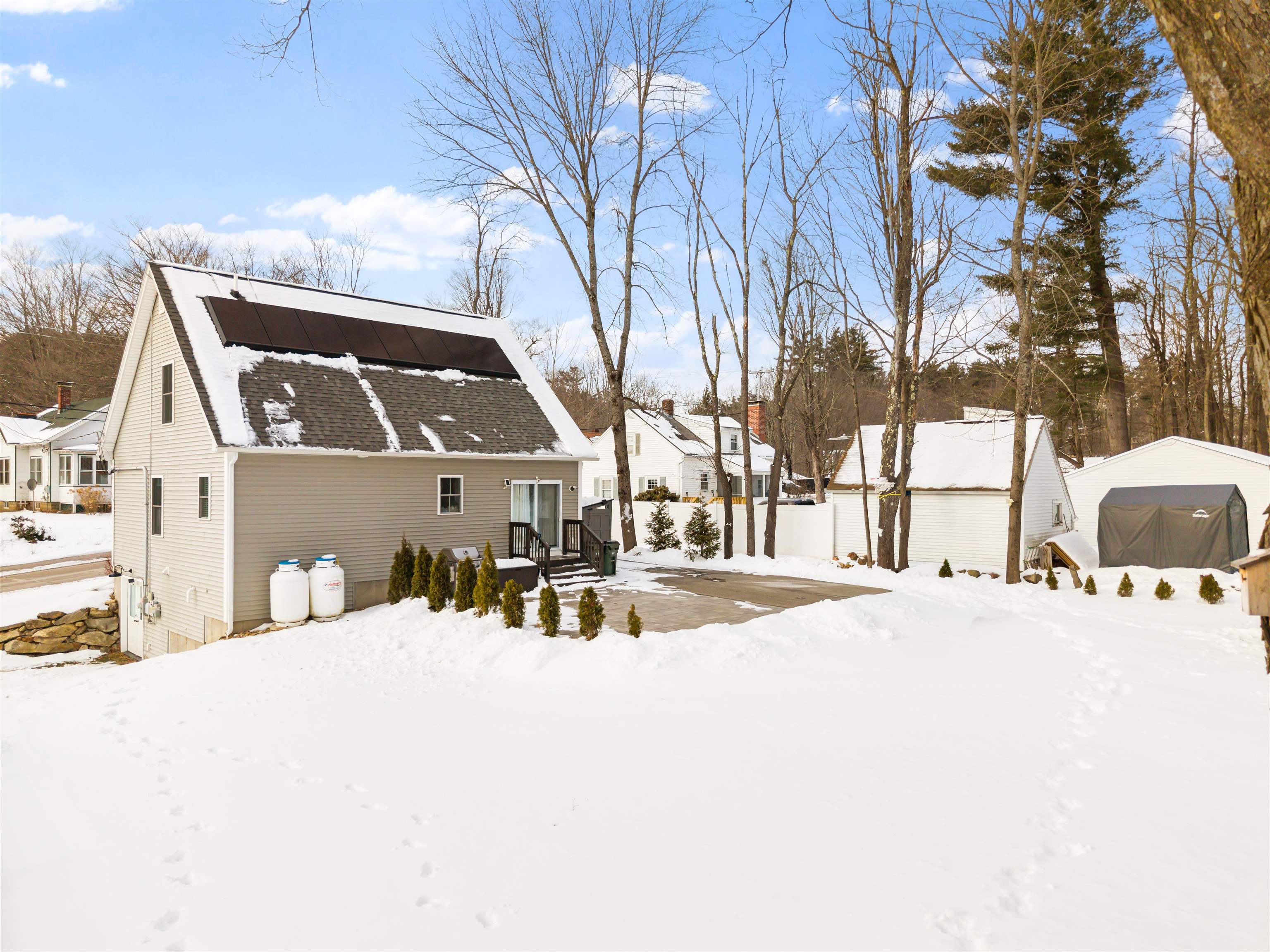 8 Charlonne St, Jaffrey, NH 03452