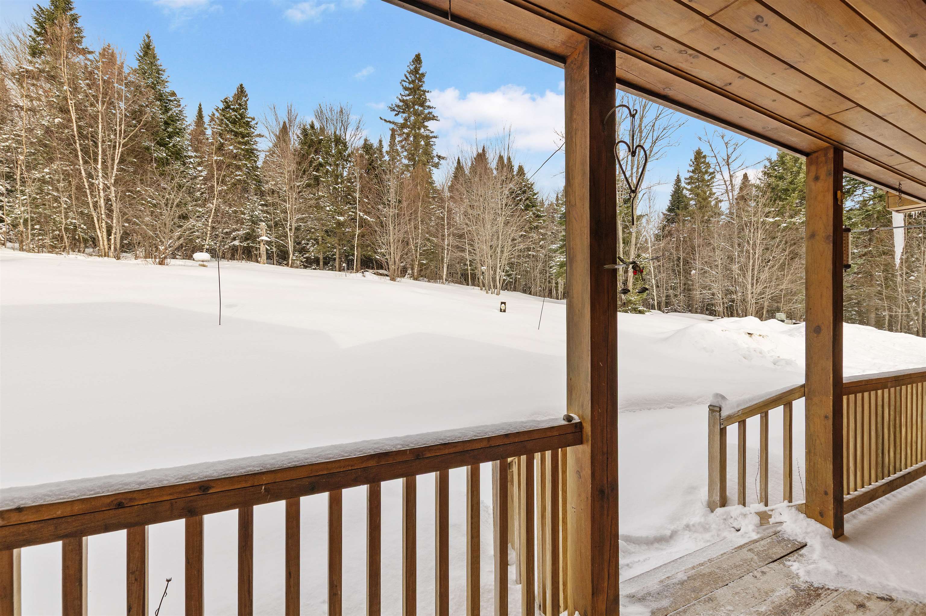 56 The Tarns Rd, Pittsburg, NH 03592