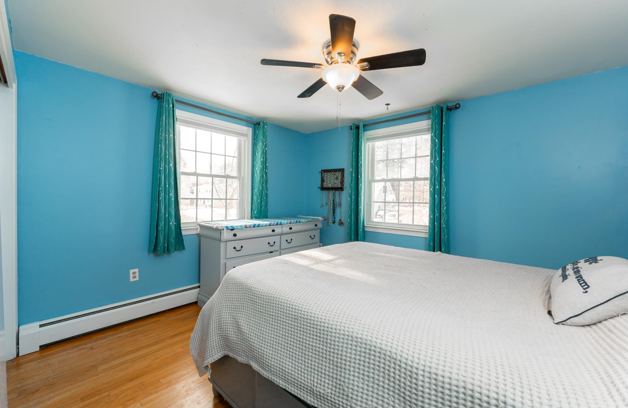 24 Sanborn Dr, Nashua, NH 03063