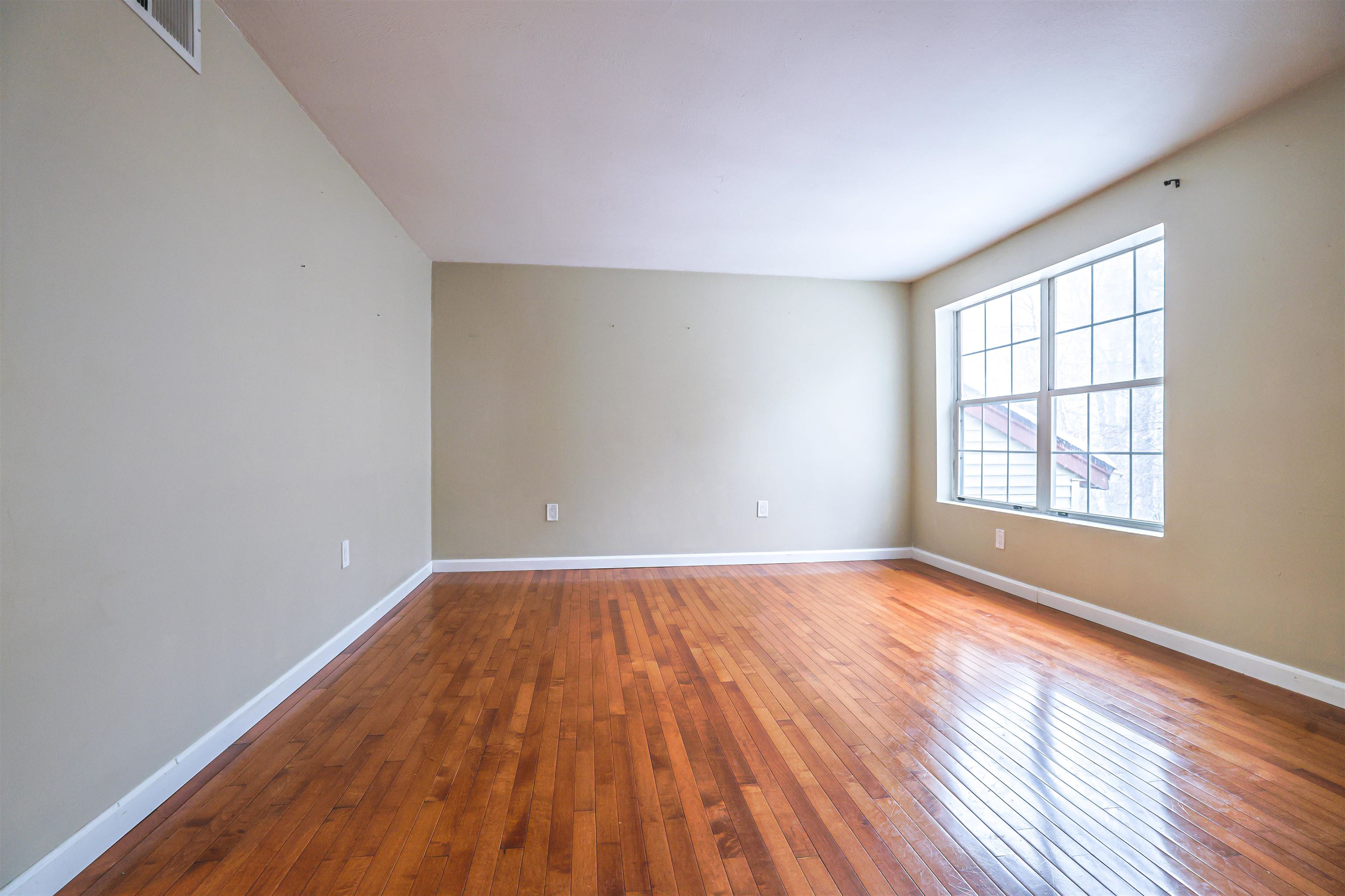 90 East Ridge Rd, Merrimack, NH 03054