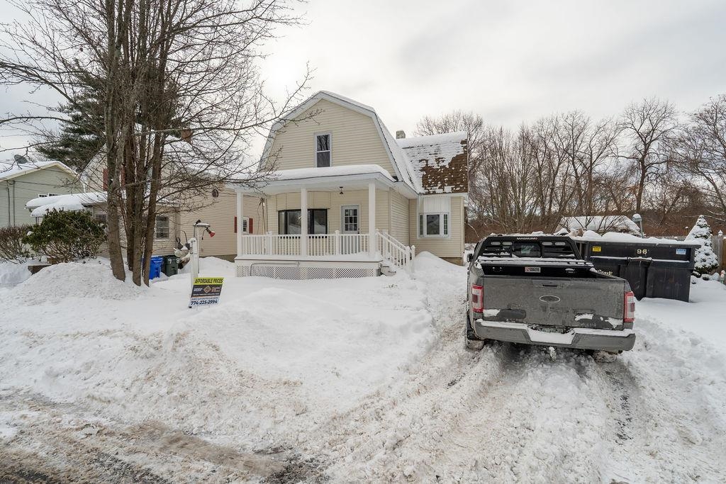 100 Crescent Rd, Manchester, NH 03103