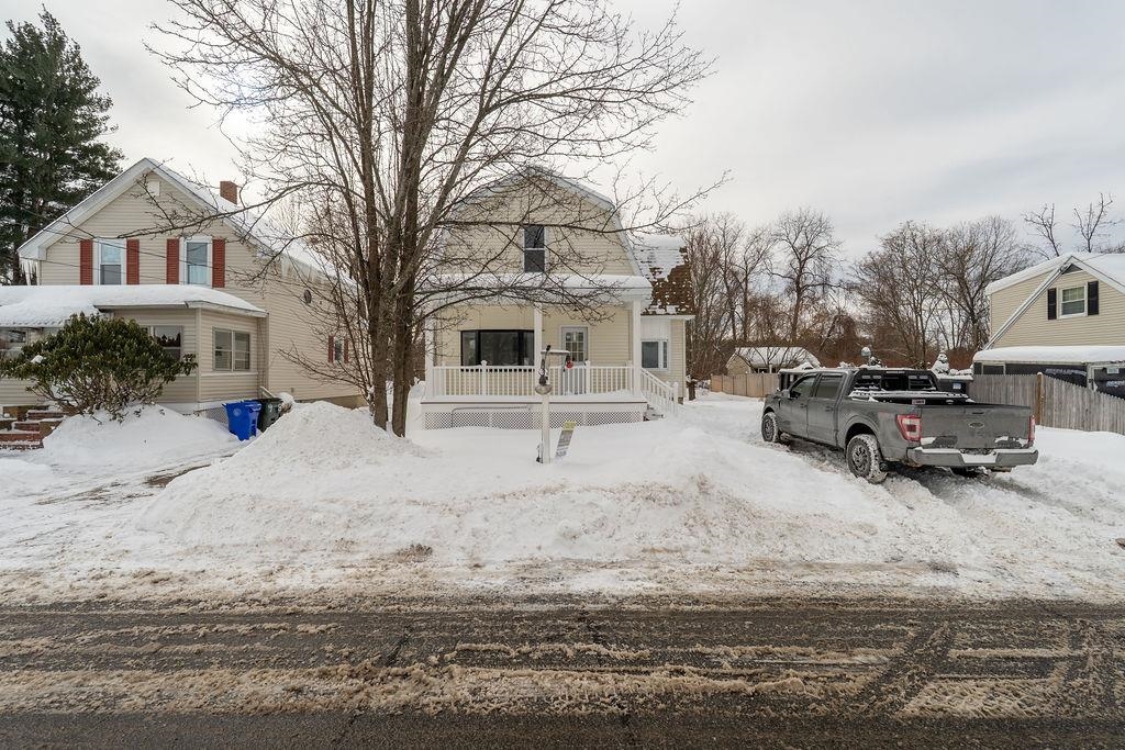 100 Crescent Rd, Manchester, NH 03103