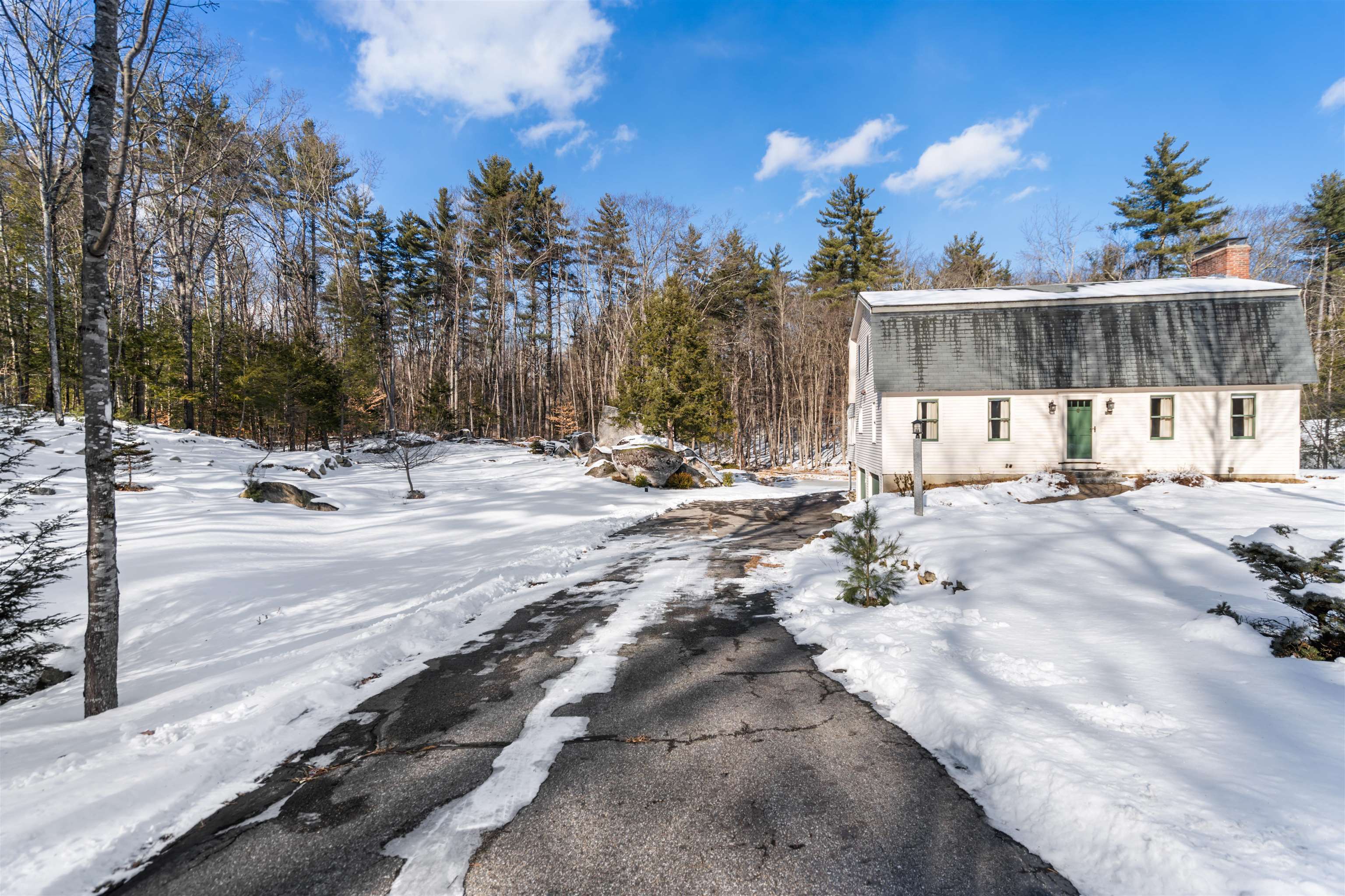 36 Buckridge Dr, Amherst, NH 03031