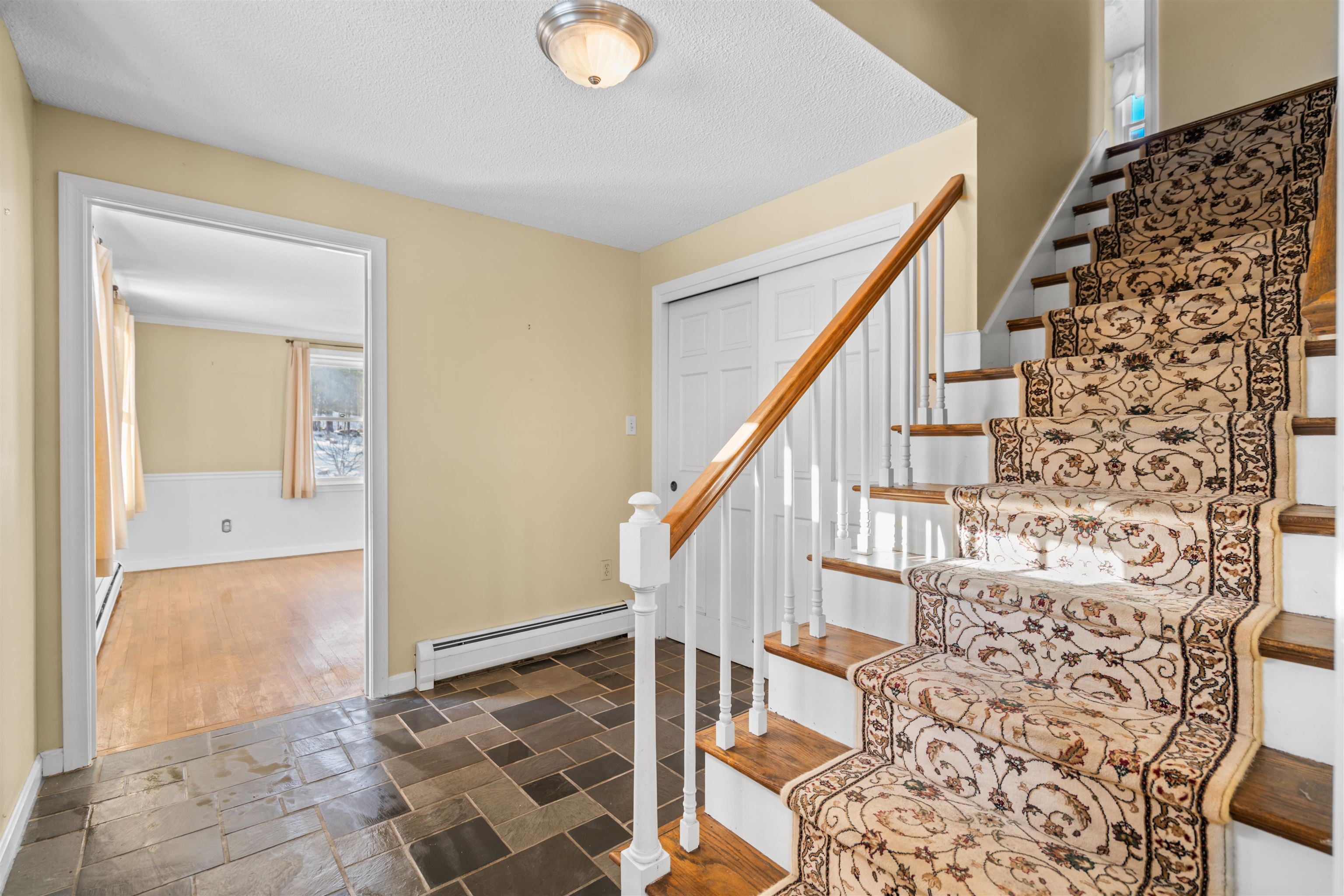 36 Buckridge Dr, Amherst, NH 03031