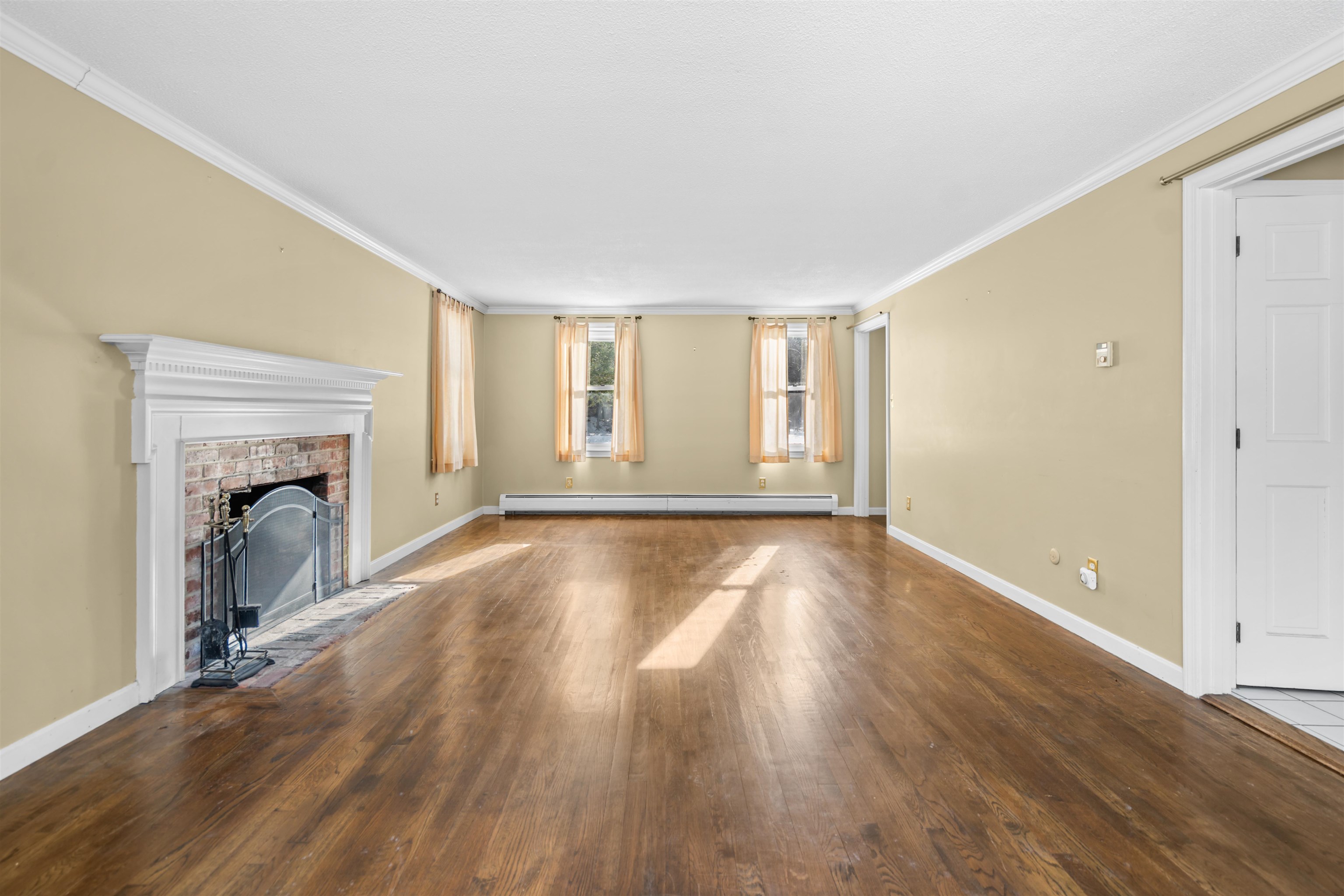 36 Buckridge Dr, Amherst, NH 03031