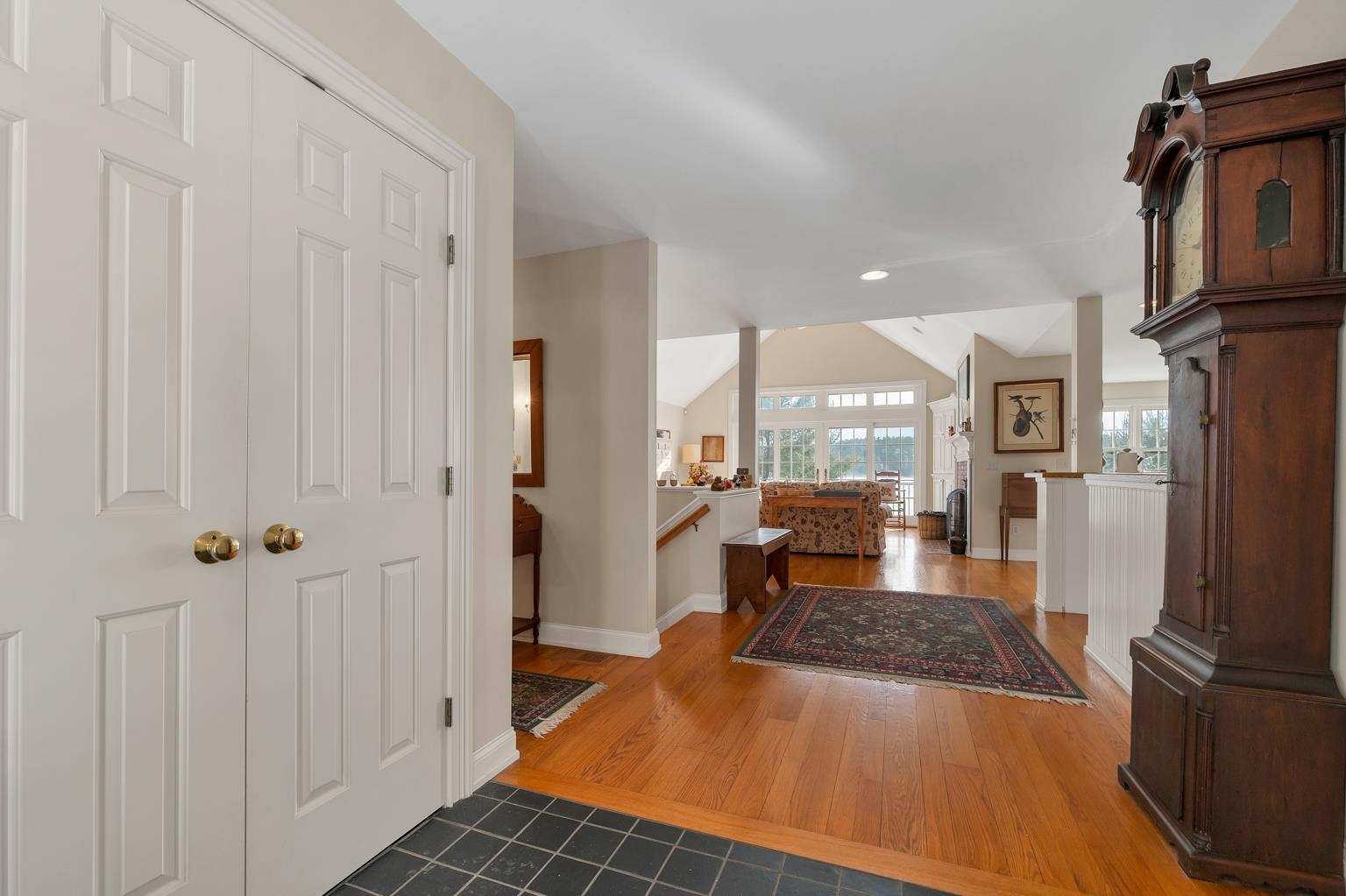 2 Carillon Shores Rd, Tuftonboro, NH 03816