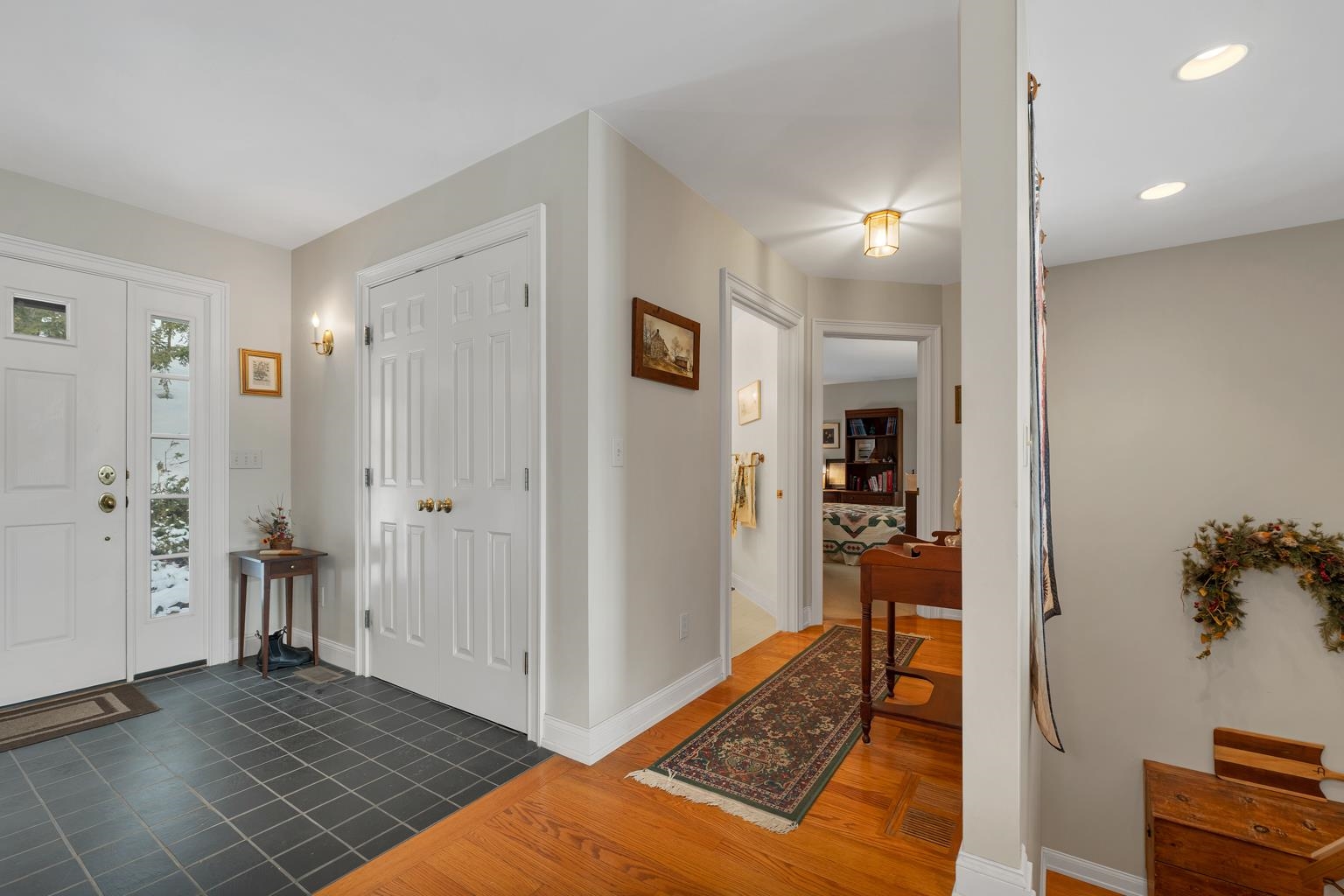 2 Carillon Shores Rd, Tuftonboro, NH 03816