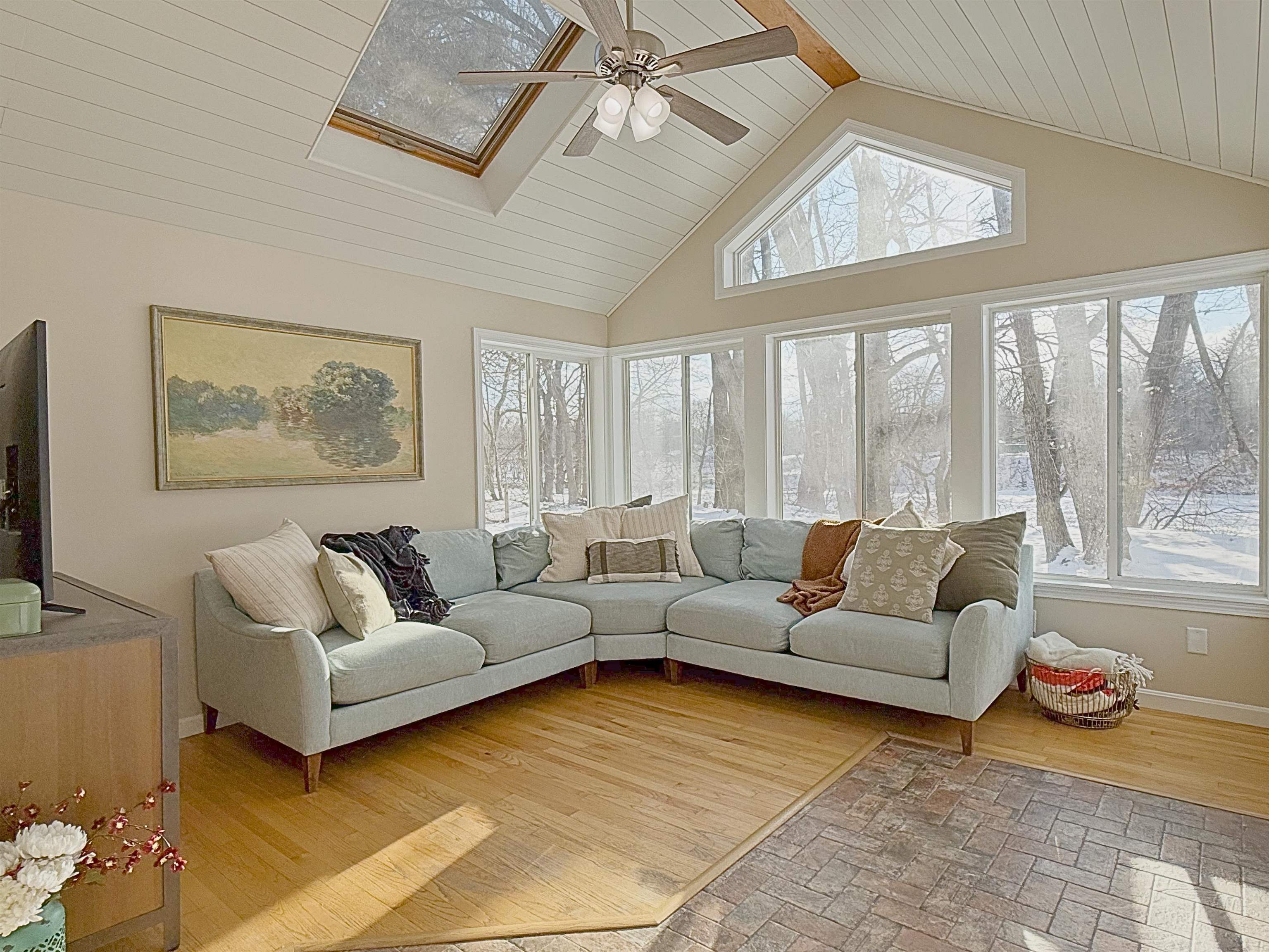 54 Campbello St, Hudson, NH 03051