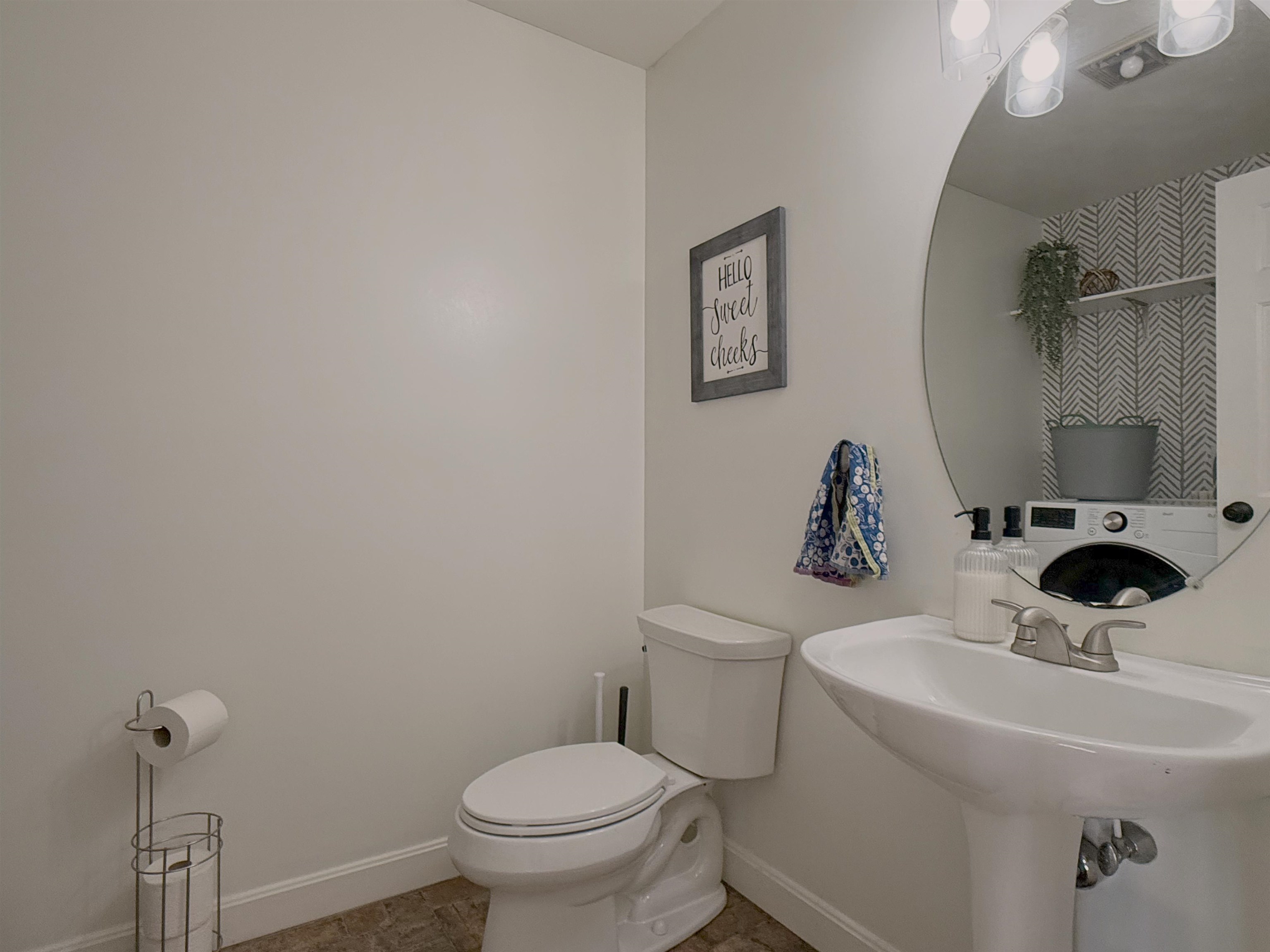 54 Campbello St, Hudson, NH 03051