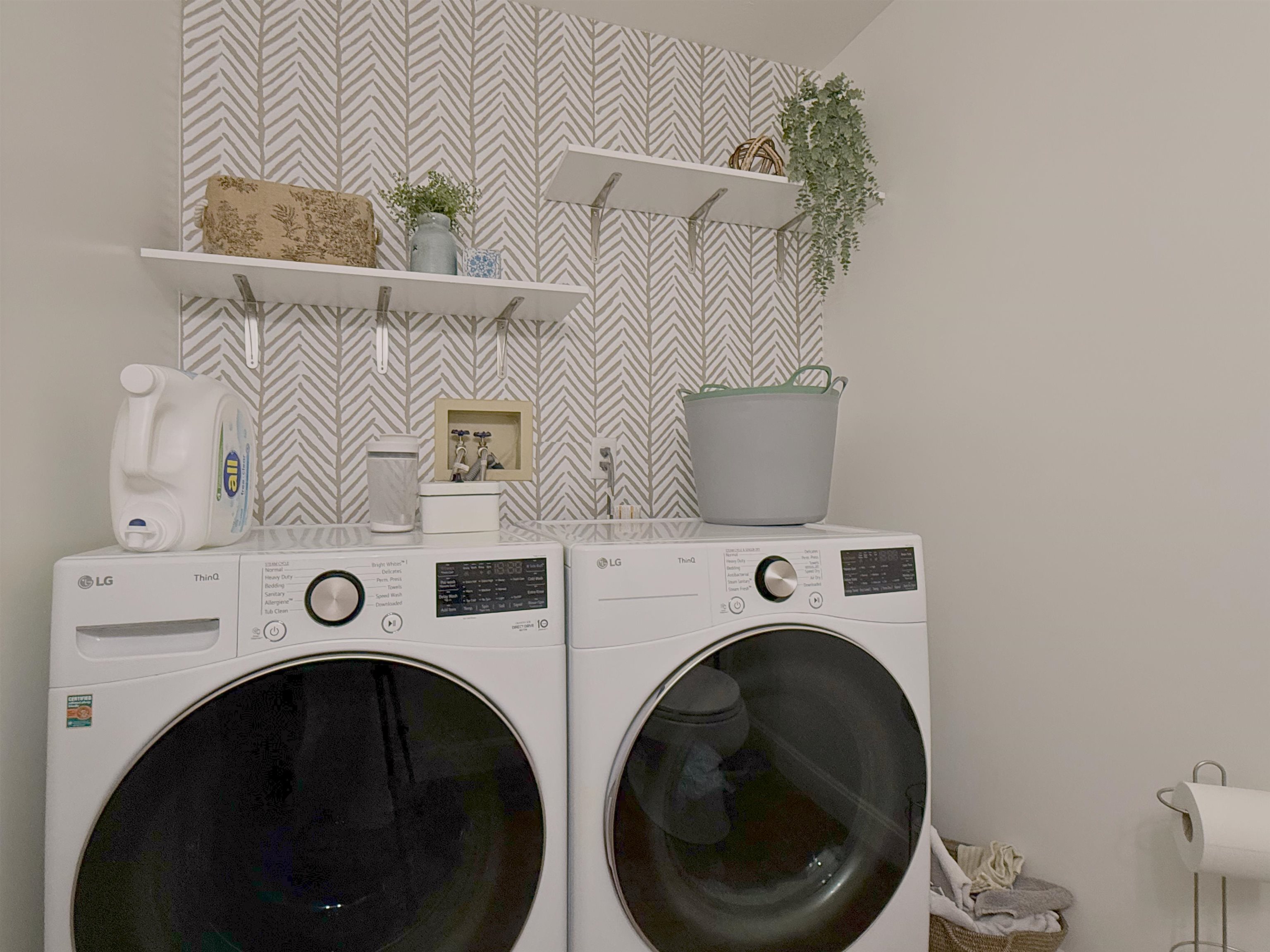 54 Campbello St, Hudson, NH 03051