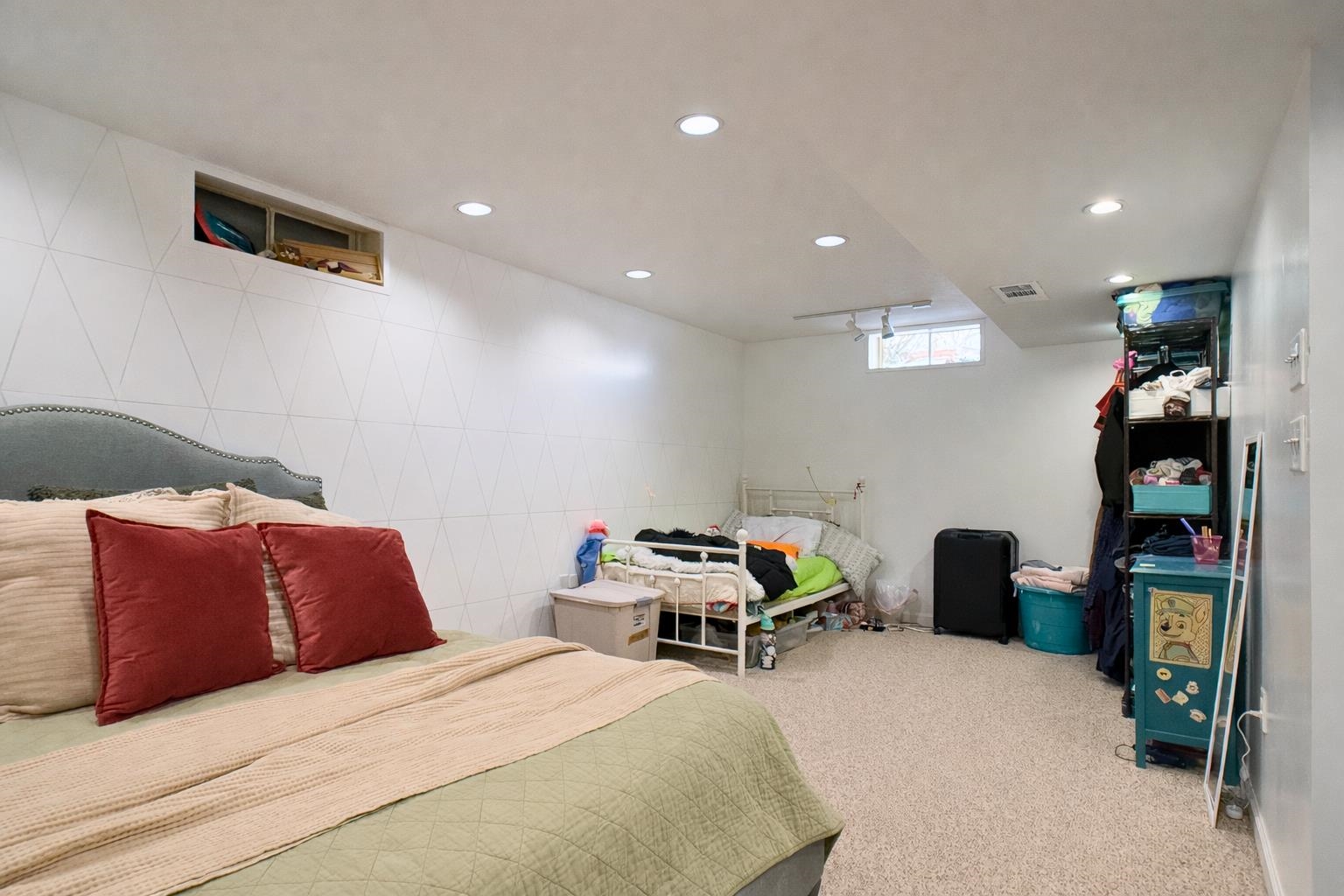 54 Campbello St, Hudson, NH 03051