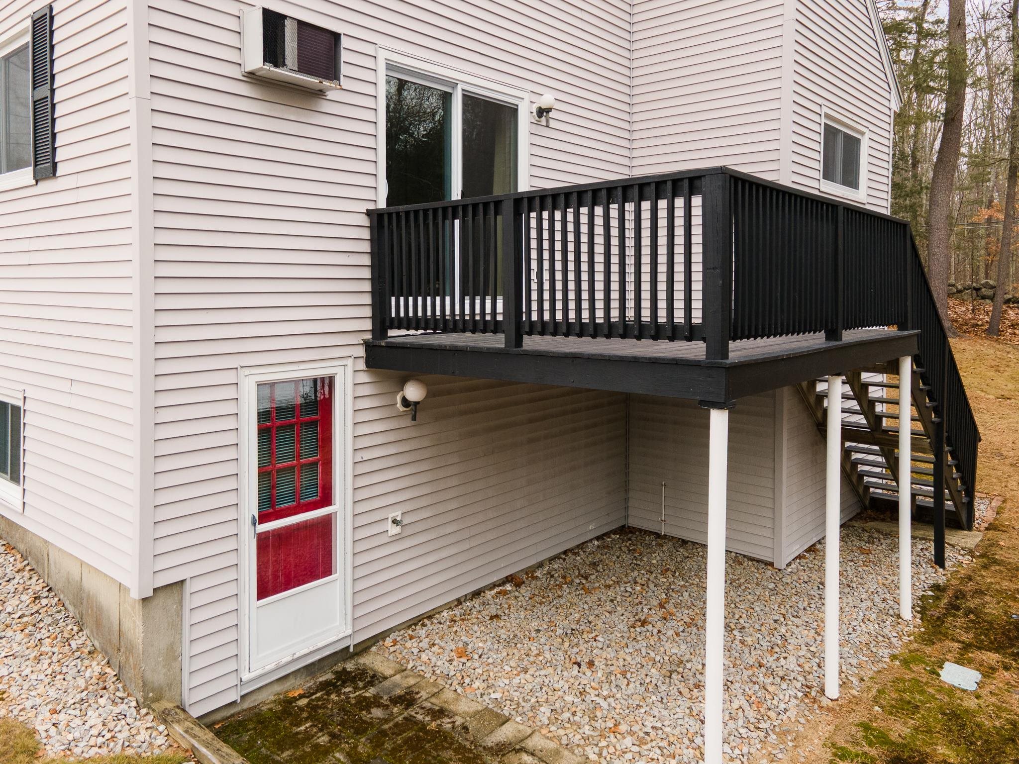 4 Mcquade Brook Rd, Bedford, NH 03110