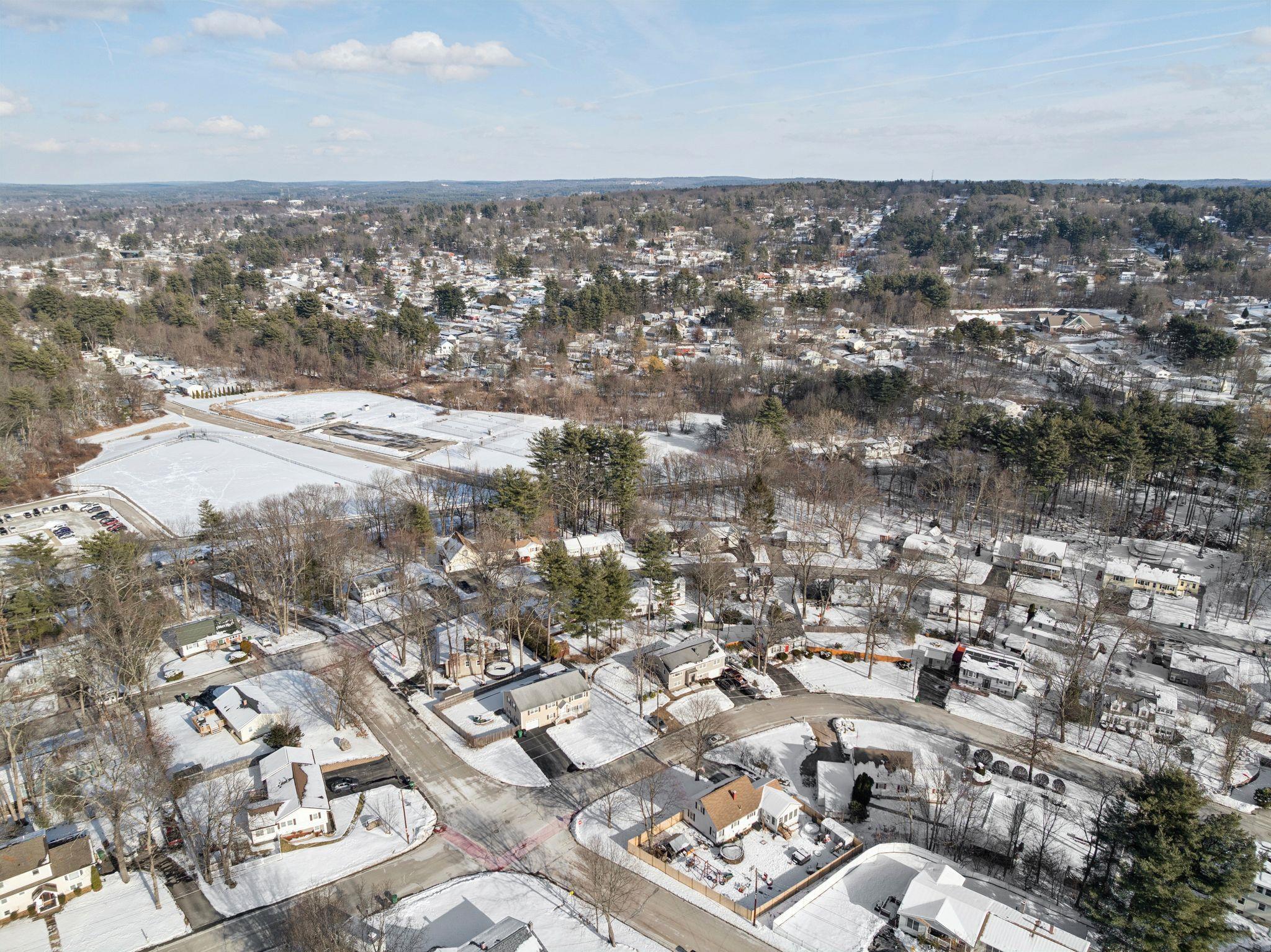 130 Westwood Dr, Nashua, NH 03062