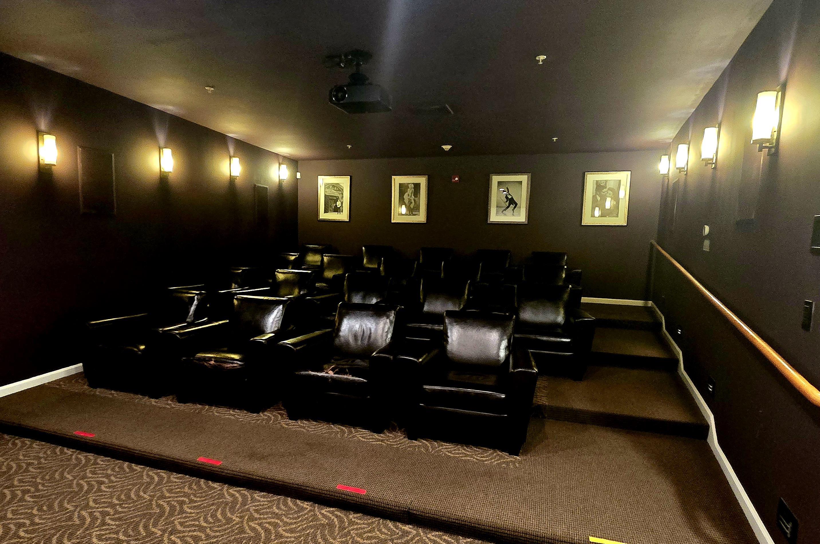 78 Woodview Way, Manchester, NH 03102