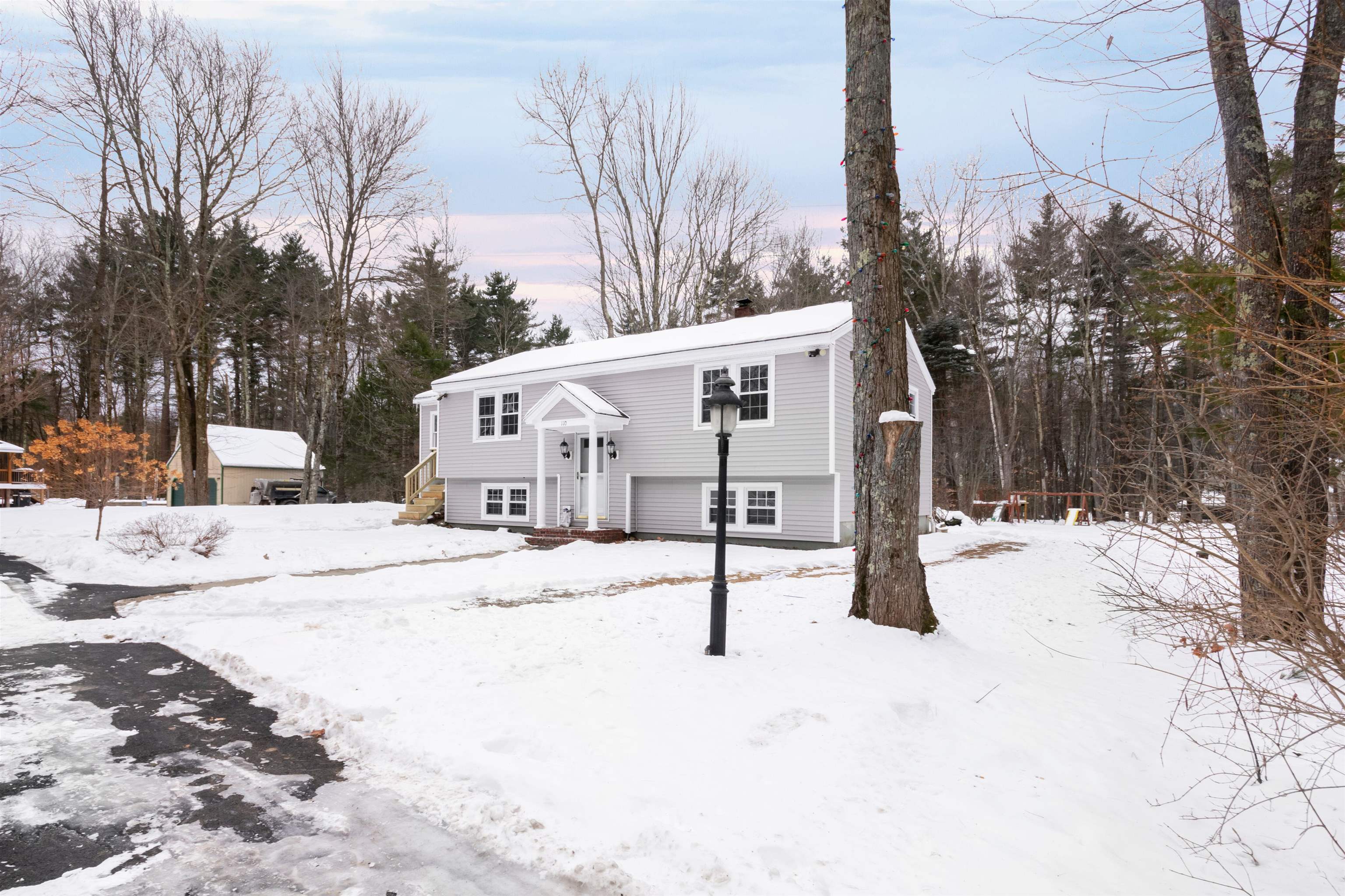 Homes for sale in Sandown, NH | 110 Main St, Sandown, NH 03873 | MLS# 5075097