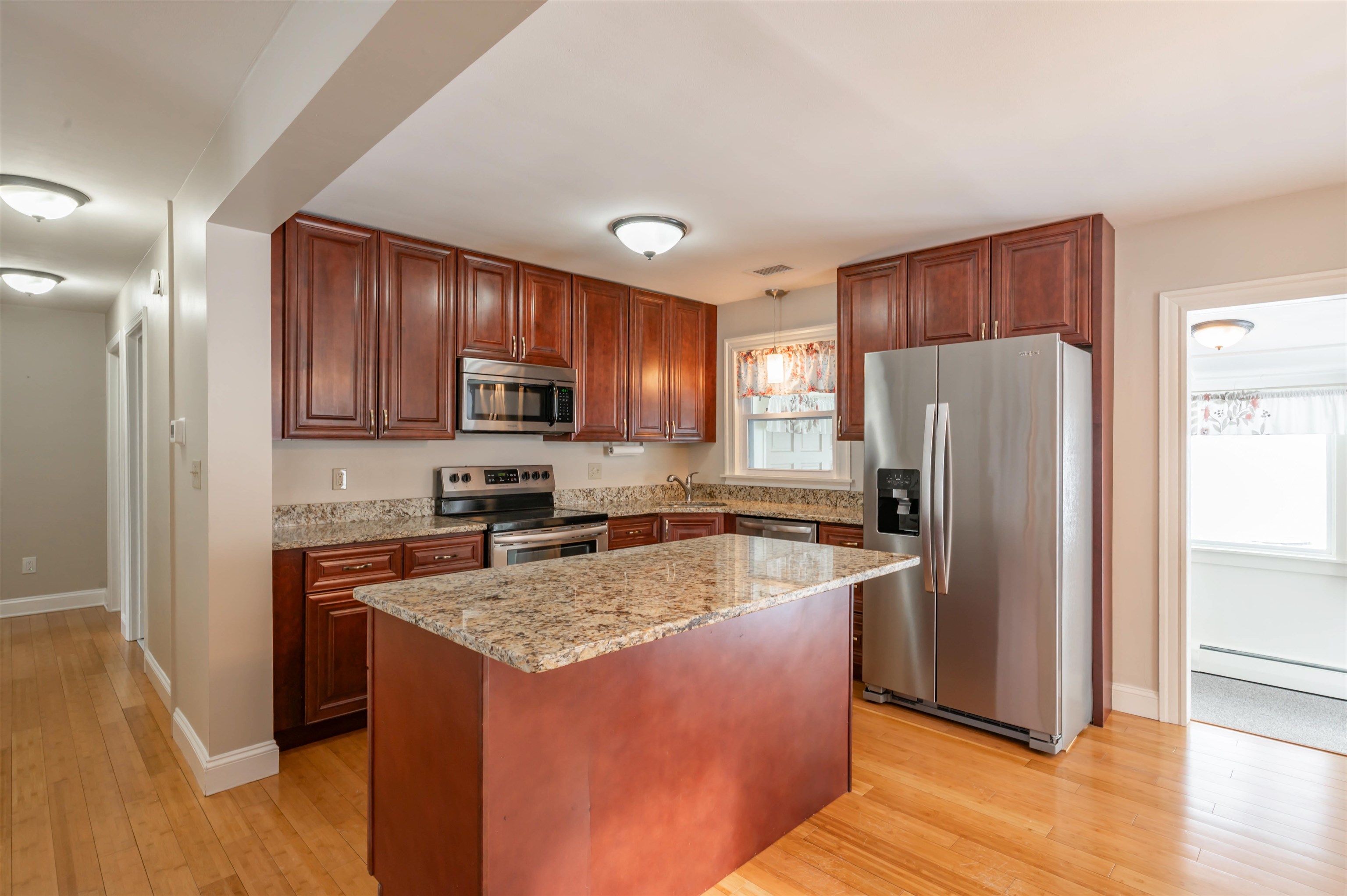 245 Pickering St, Manchester, NH 03104