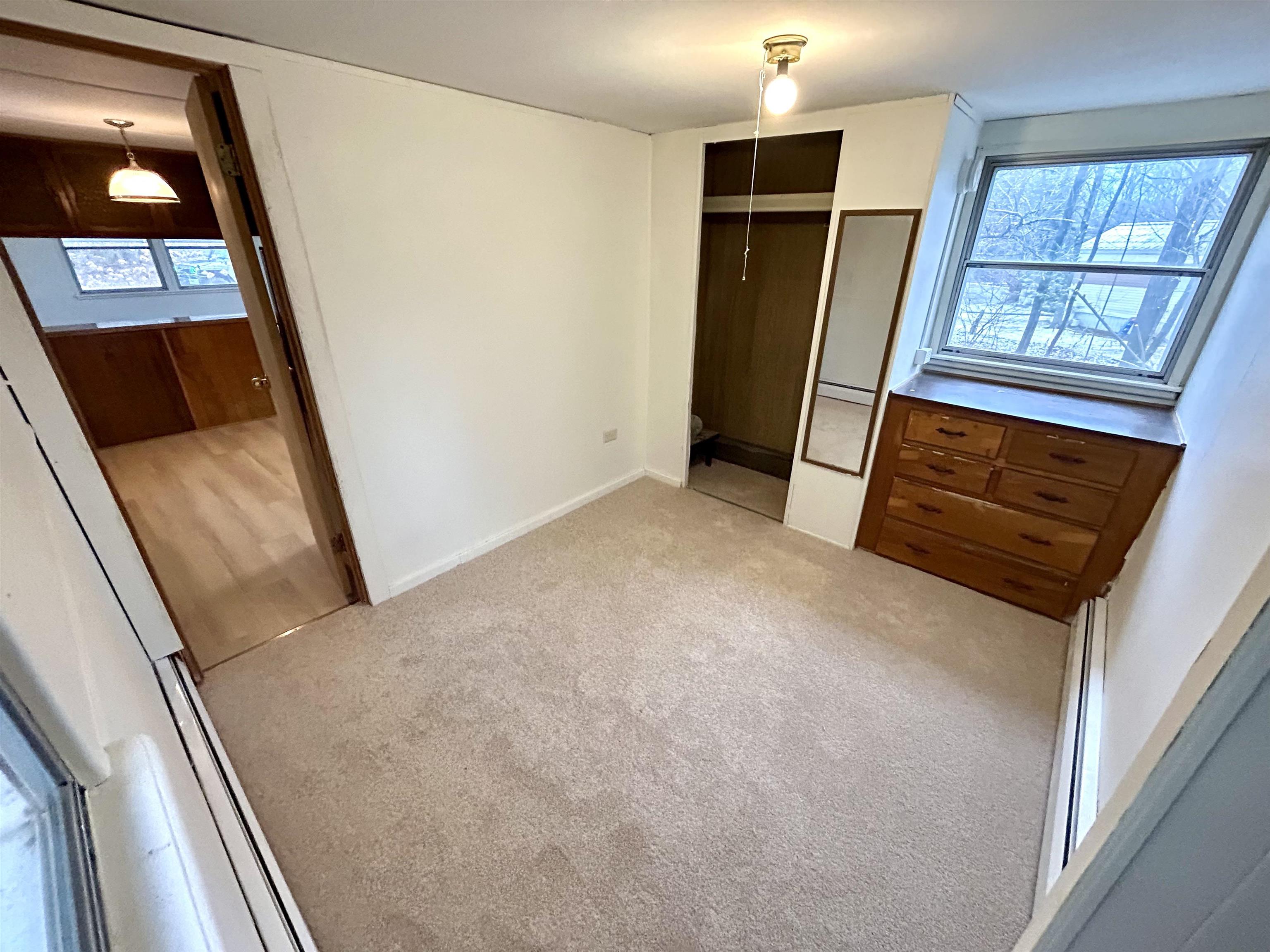 3 Hoover Cir, Loudon, NH 03301