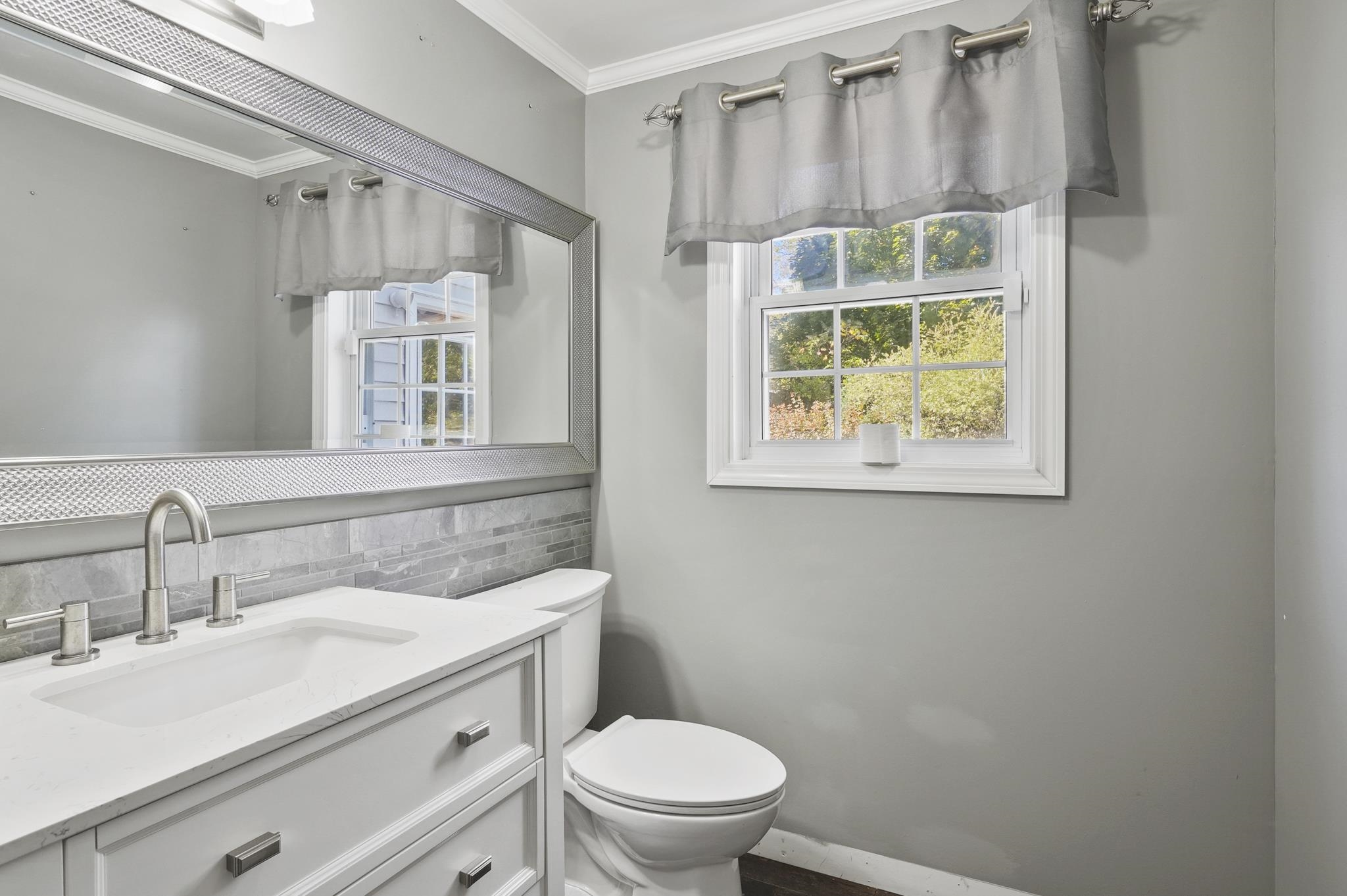 9 Upland Dr, Franklin, NH 03235