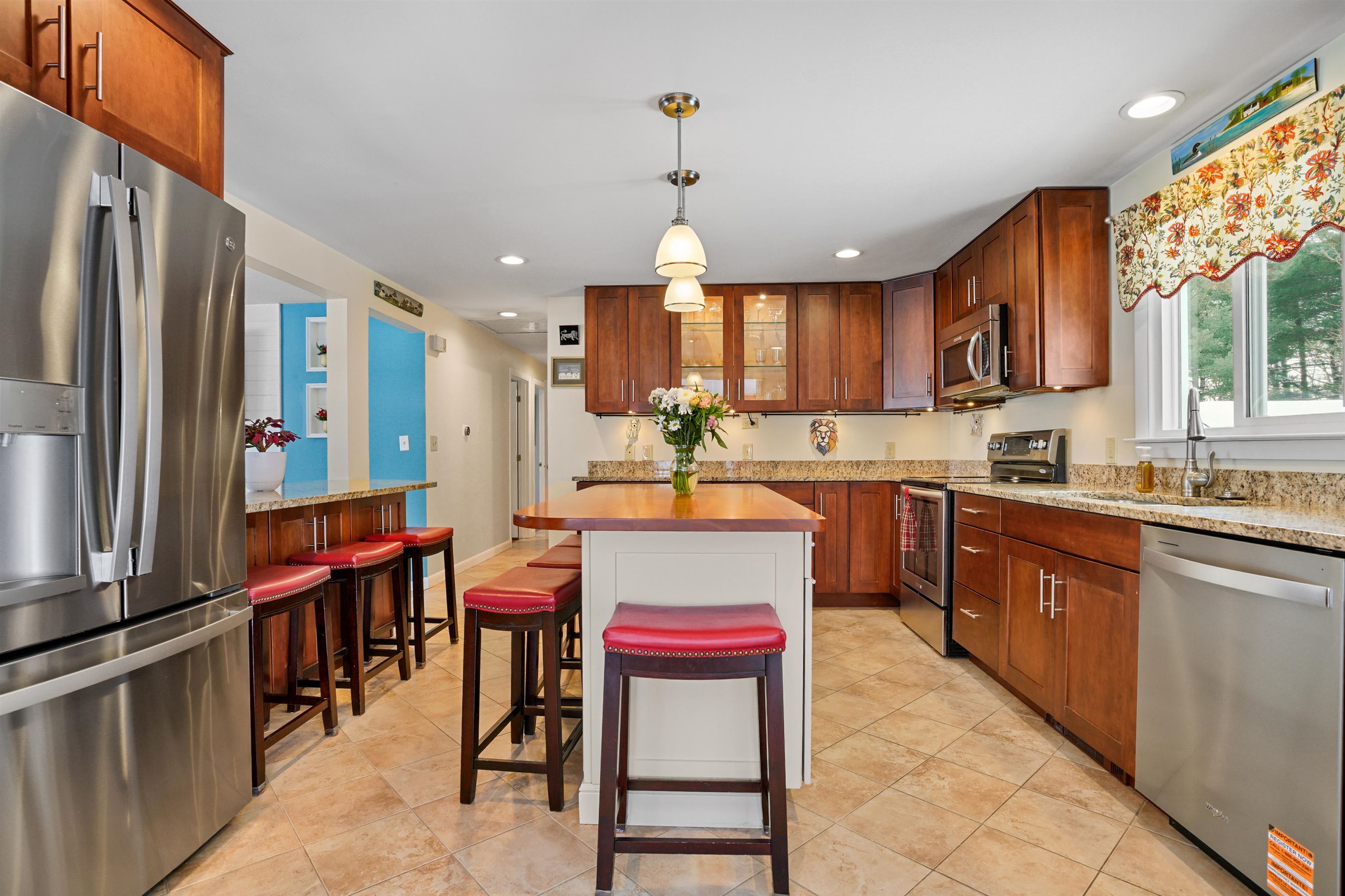 59 Tondreau Ct, Manchester, NH 03102