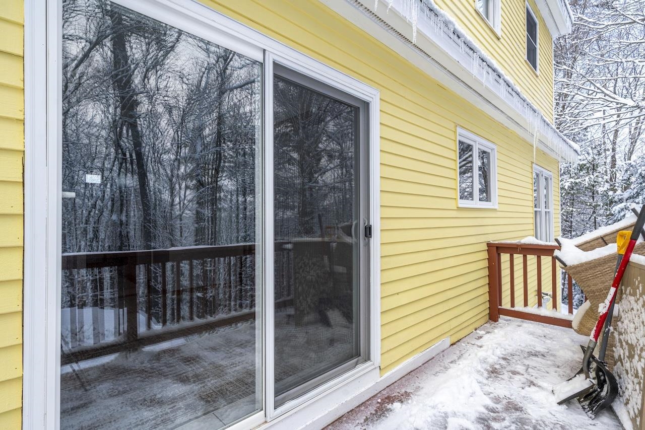 49 Oak Ridge Rd, Weare, NH 03281