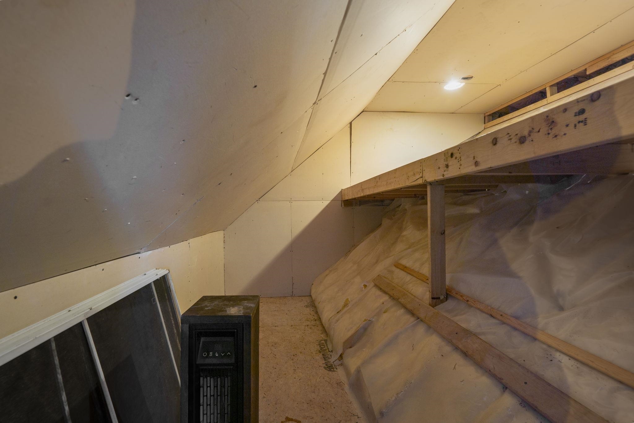 25 Revolutionary Ln, Nottingham, NH 03290