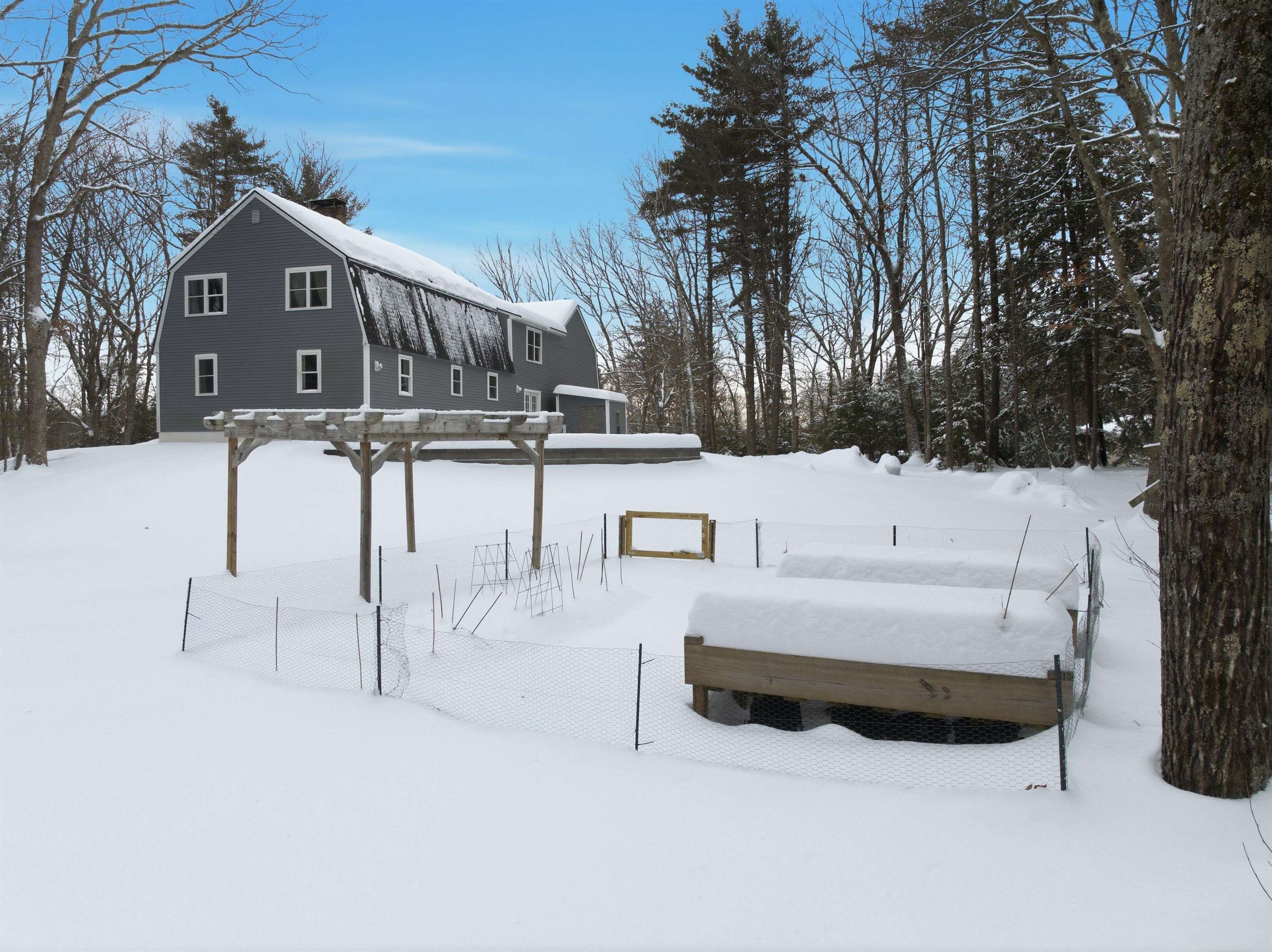 100 Allen Rd, Bow, NH 03304