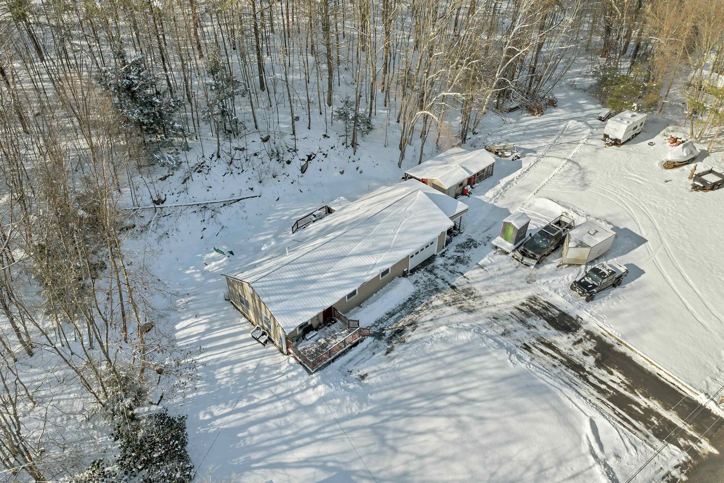 11 E Dunbarton Rd, Goffstown, NH 03045