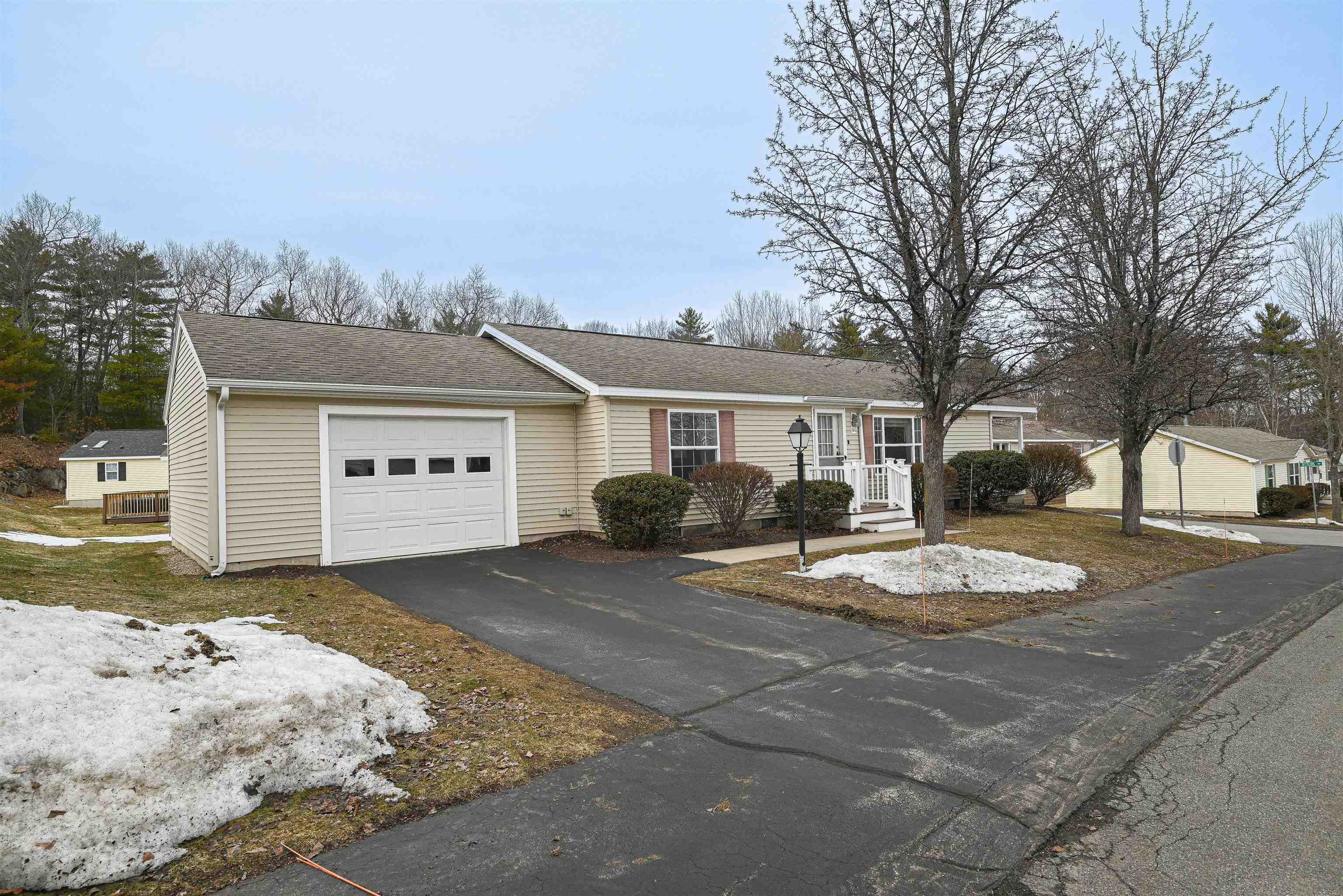 66 Sunset Way, Manchester, NH 03104