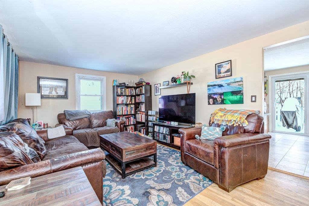 2 Natick St, Nashua, NH 03063