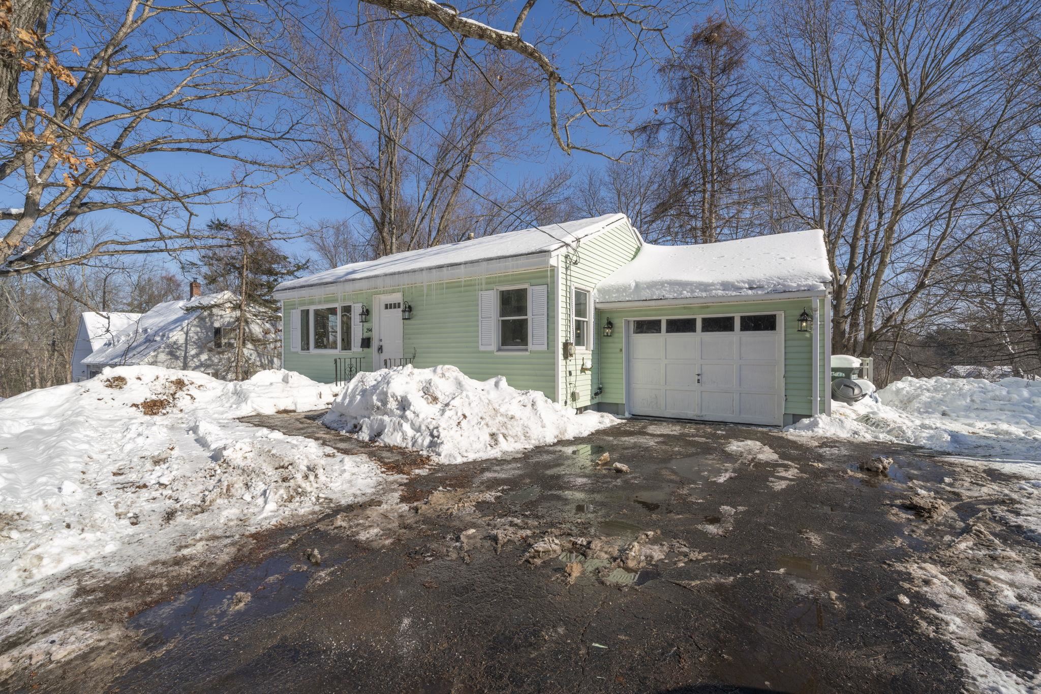 Homes for sale in Somersworth, NH | 294 Green St, Somersworth, NH 03878 | MLS# 5075158