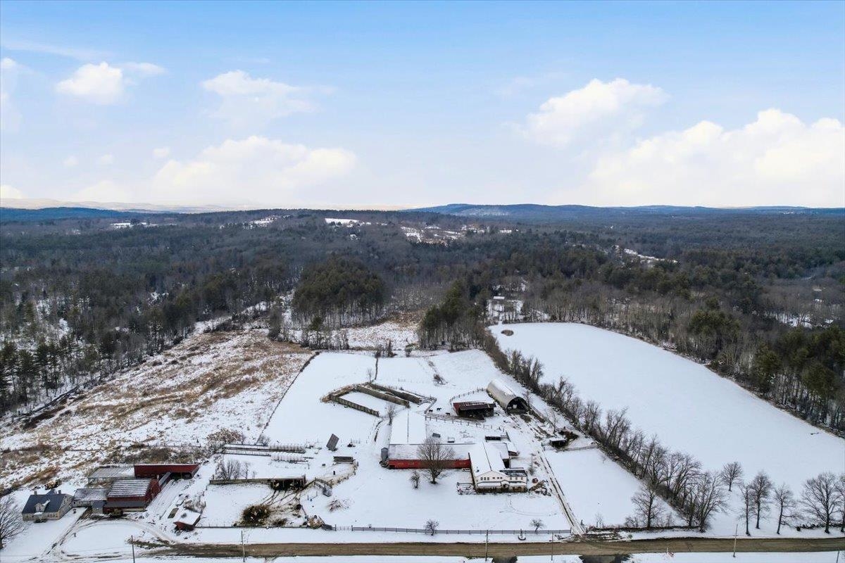 131 Cross Rd, Weare, NH 03281