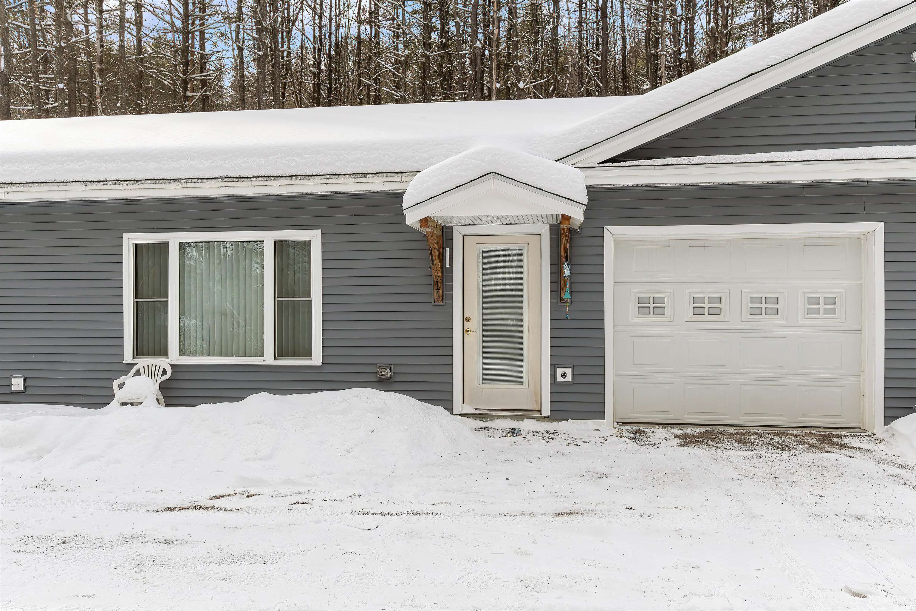 30 Pine St, Newport, NH 03773