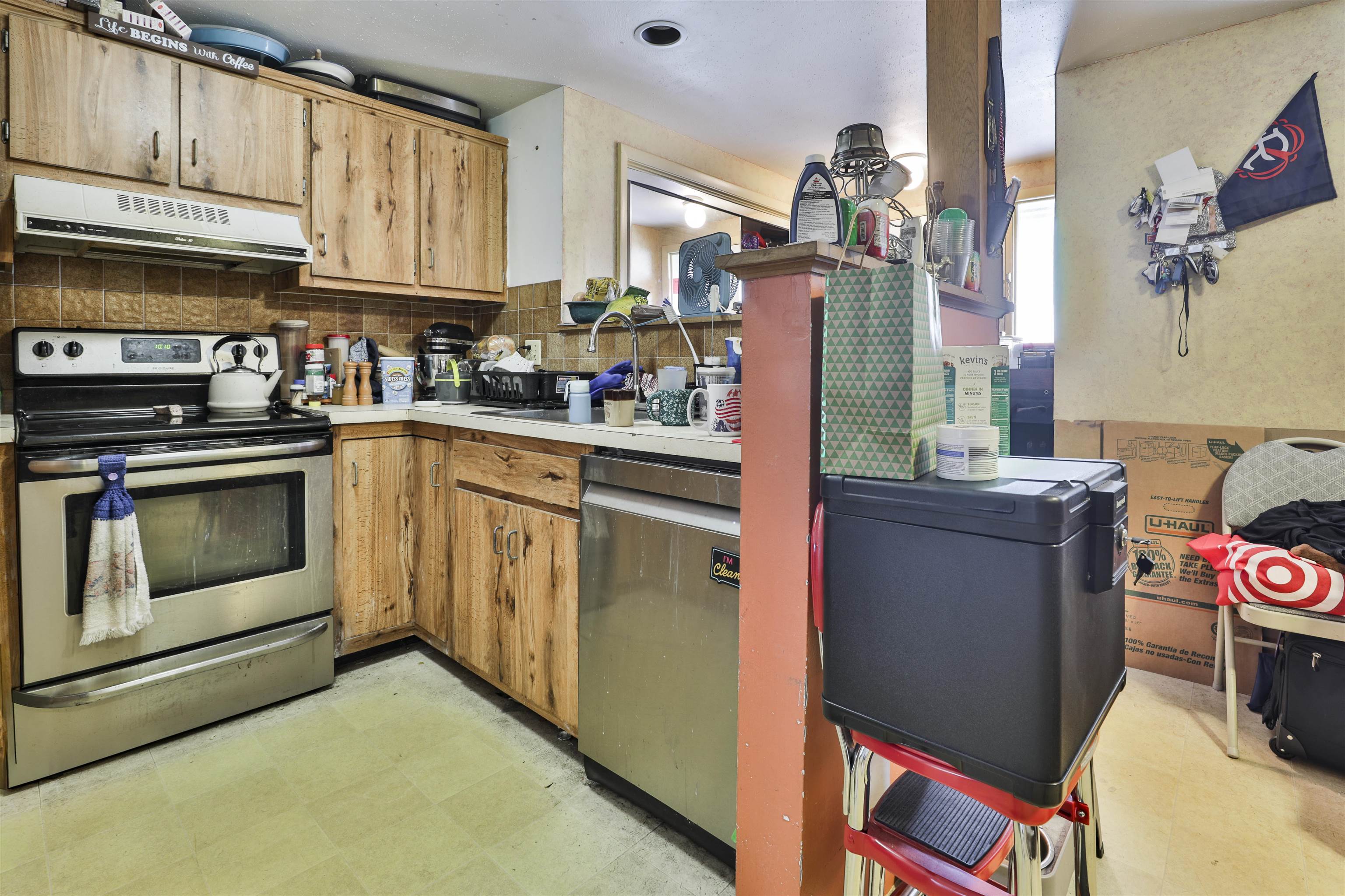 25 Silverton Dr, Nashua, NH 03062