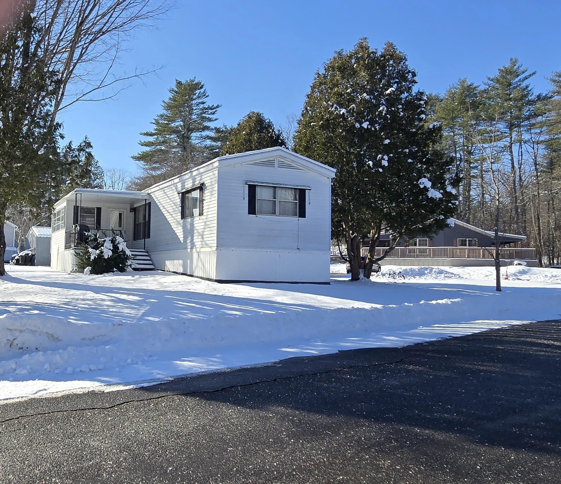 2 Archer Cir, Epsom, NH 03234