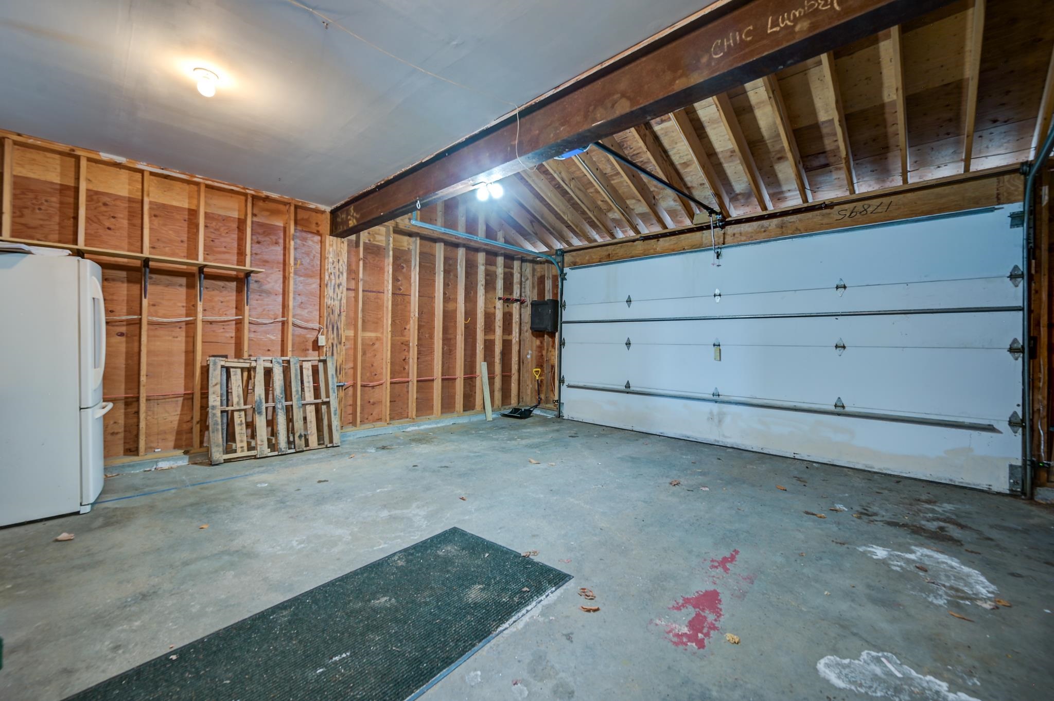 103 Moat View Dr, Albany, NH 03818