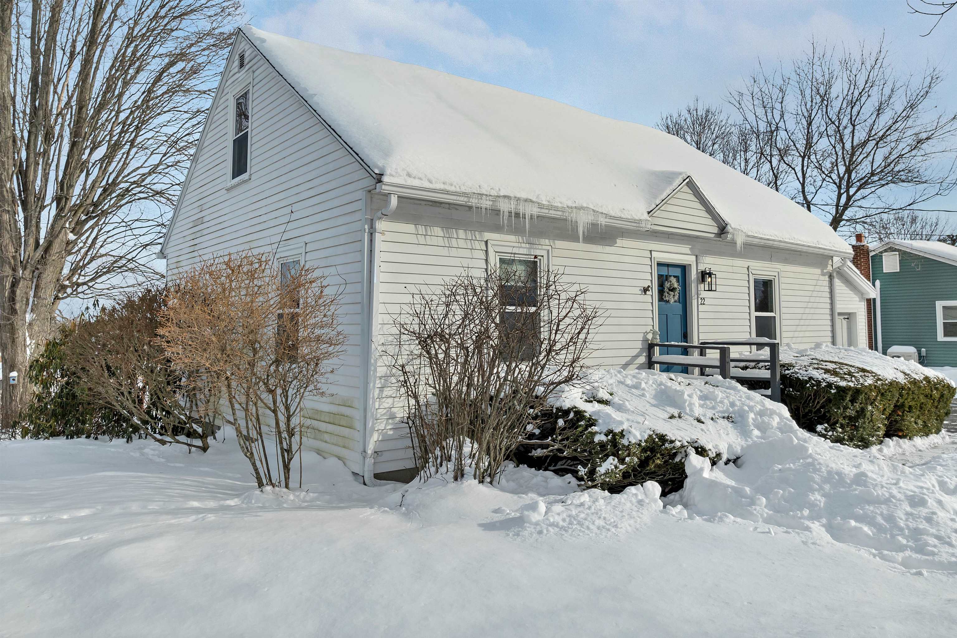 22 Constance St, Bedford, NH 03110