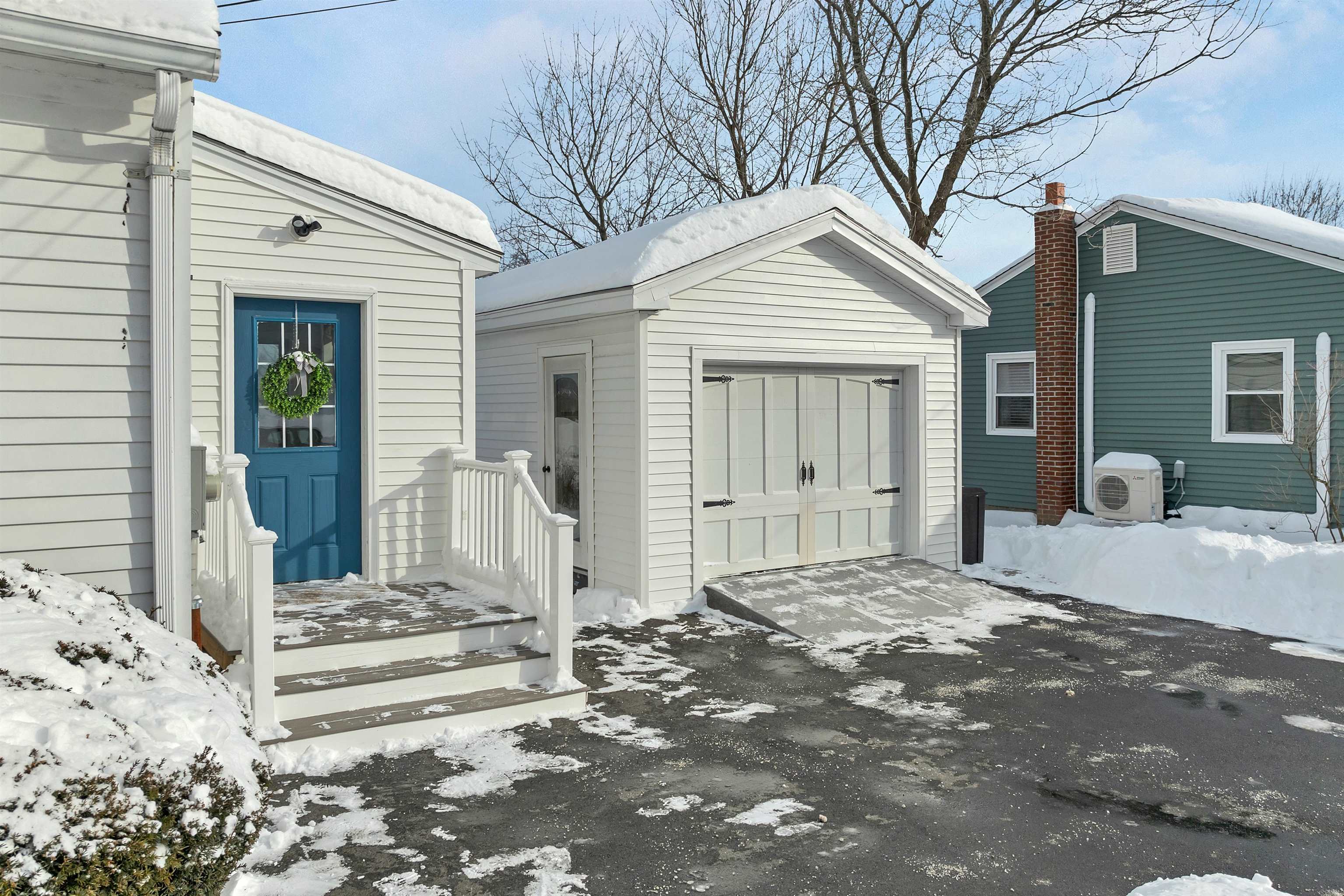 22 Constance St, Bedford, NH 03110