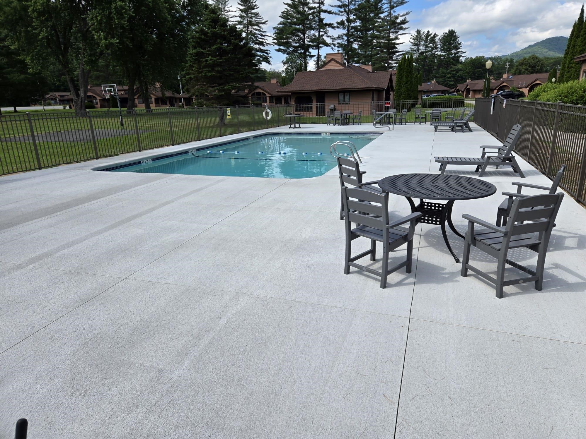 41 Jack O' Lantern Dr, Woodstock, NH 03262