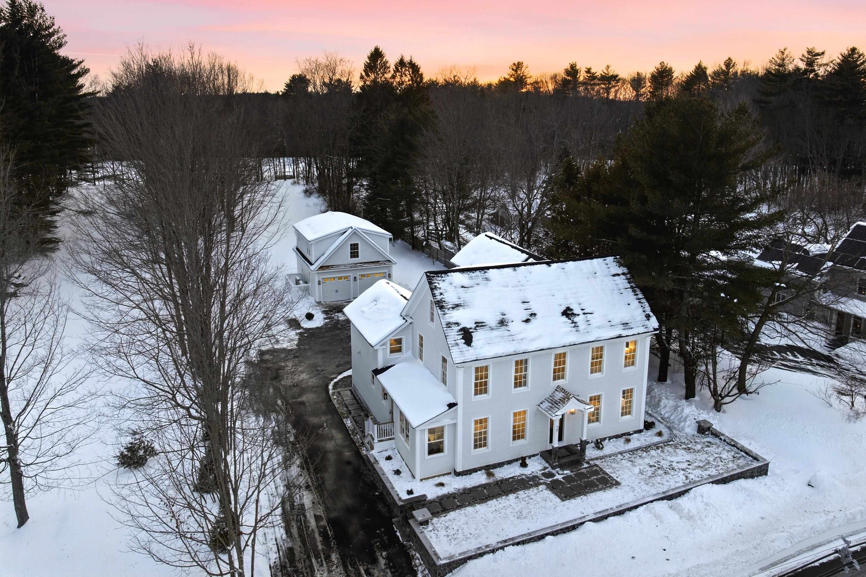 17 Piscassic Rd, Newfields, NH 03856