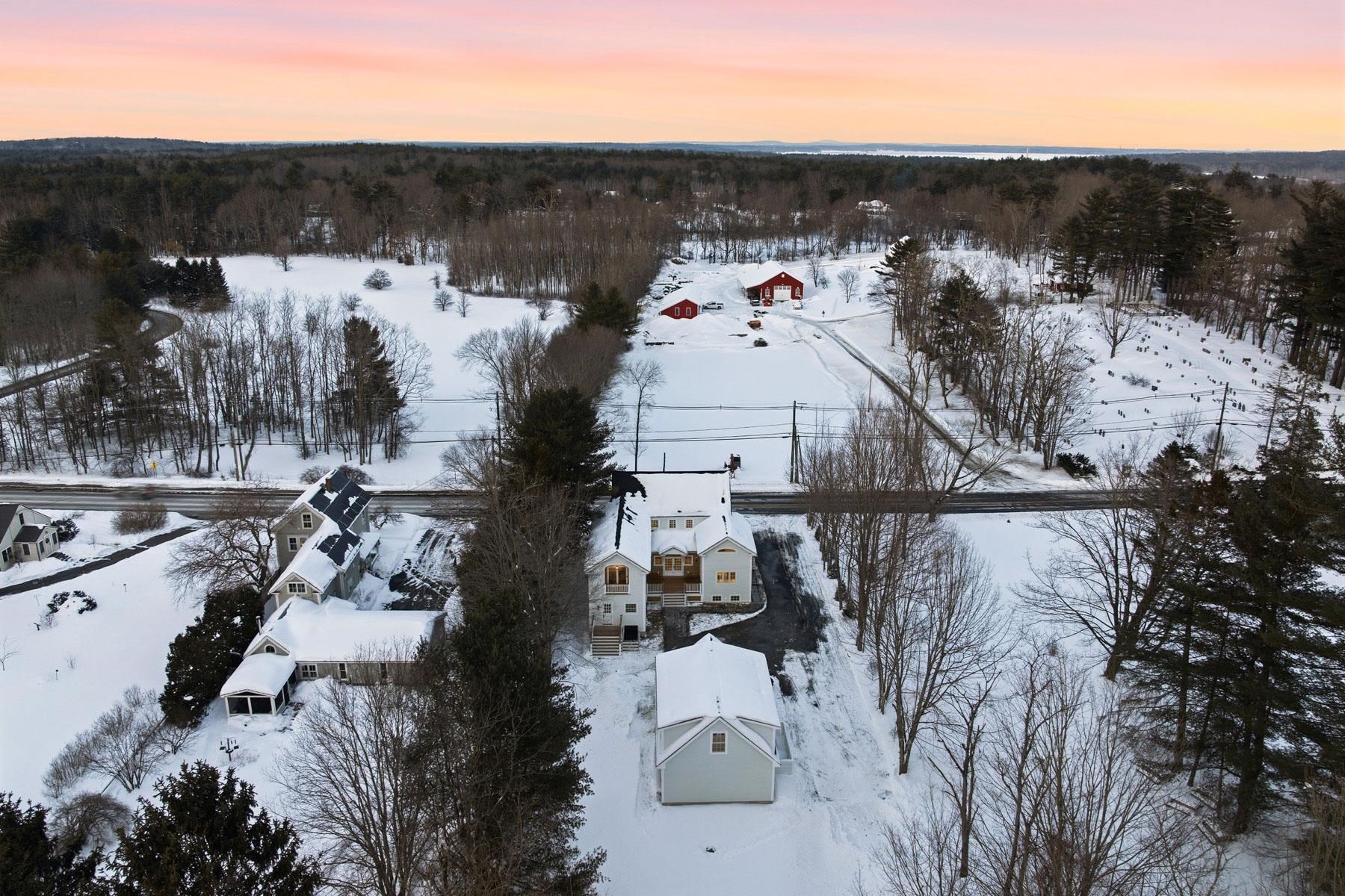 17 Piscassic Rd, Newfields, NH 03856