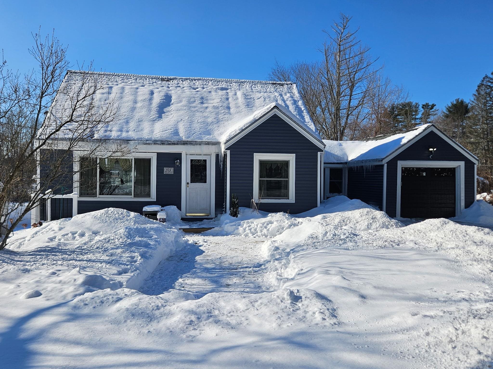 102 Elm St, Epping, NH 03042