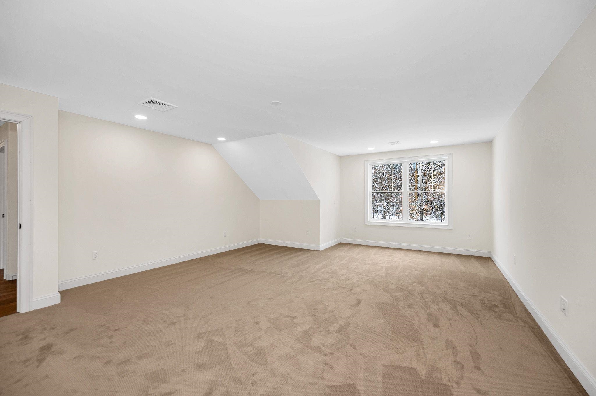 103 Ladd Hill Rd, Belmont, NH 03220