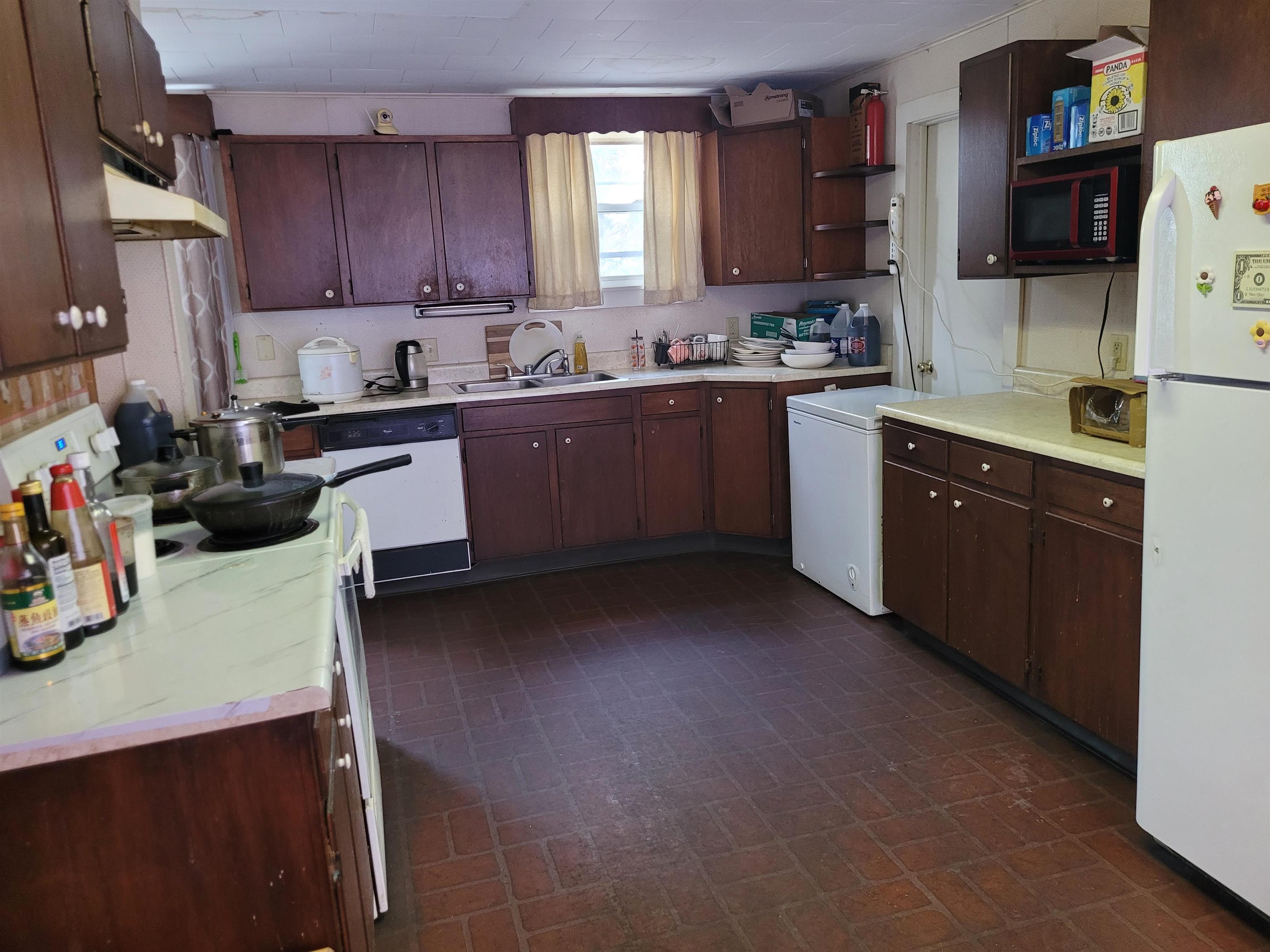 Homes for sale in Lyndon, VT | 4 Tulip St, Lyndon, VT 05851 | MLS# 5075241