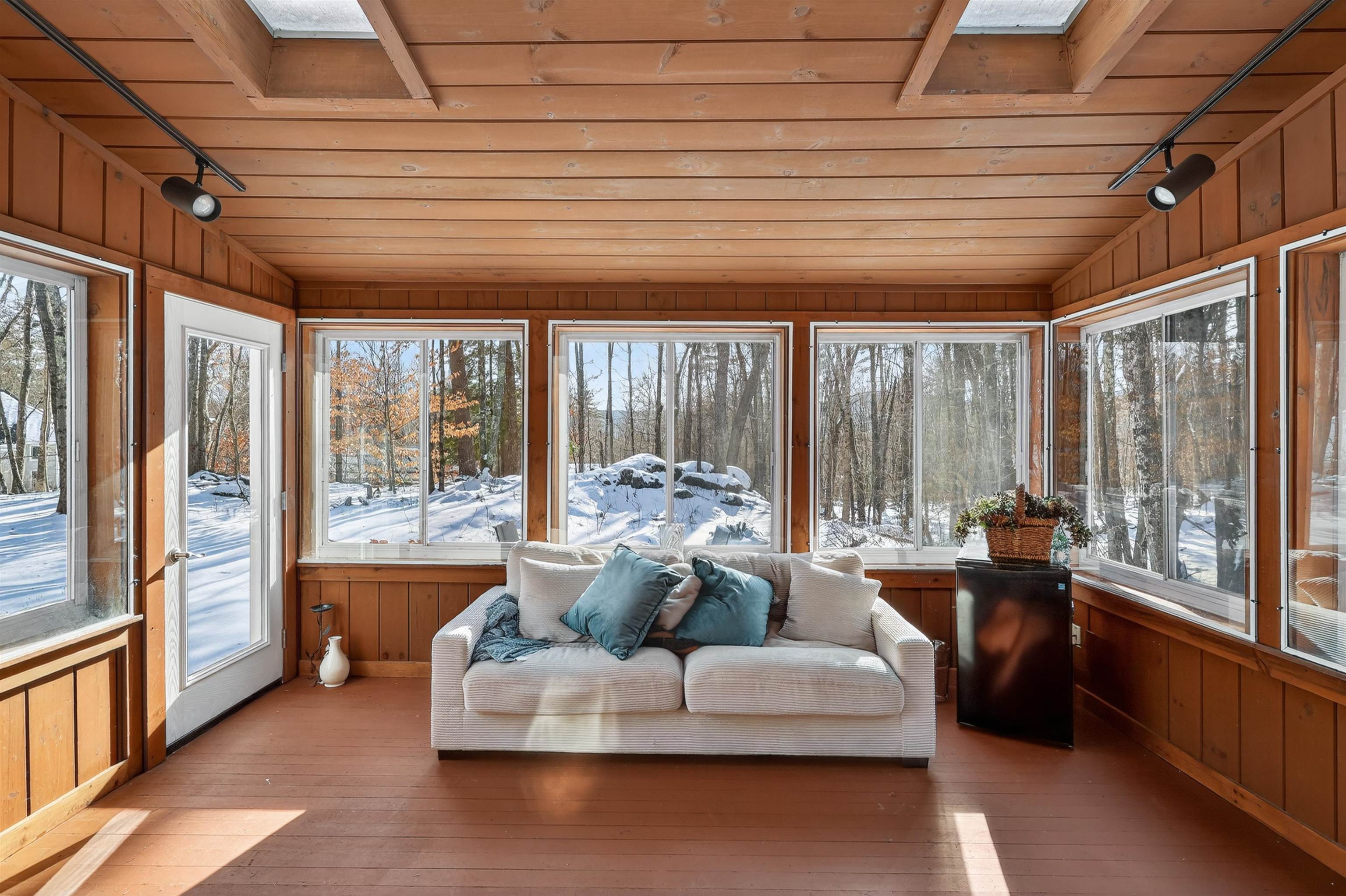 35 Winterhill Rd, Goffstown, NH 03045