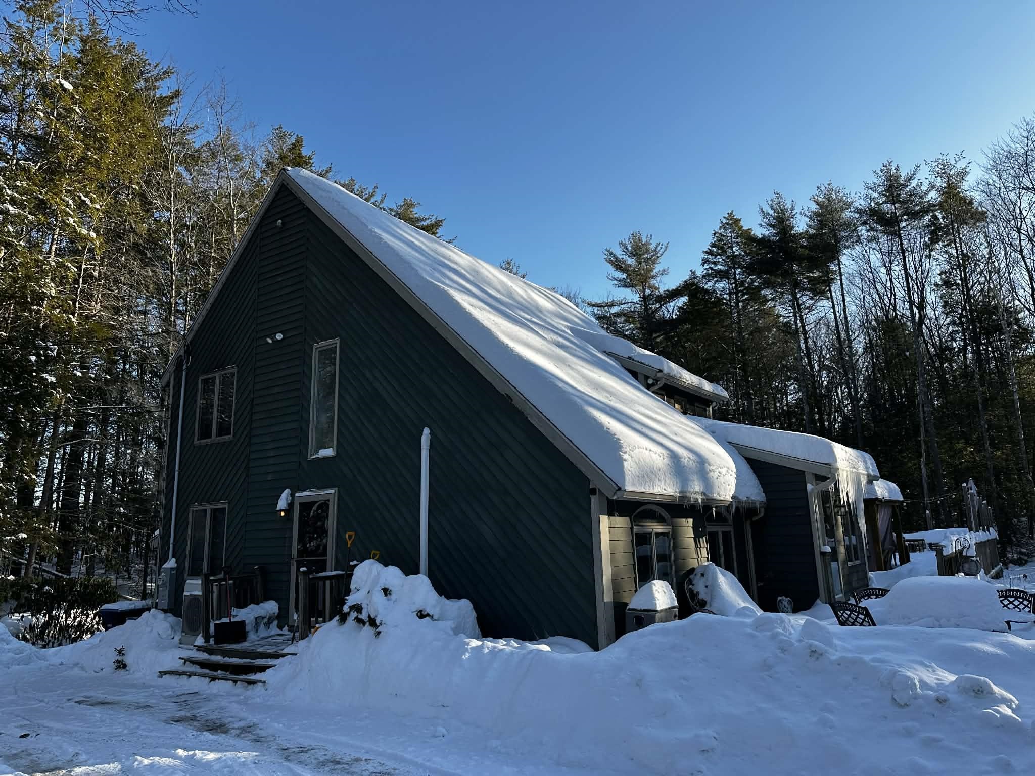 66 Hawke Ln, Danville, NH 03819