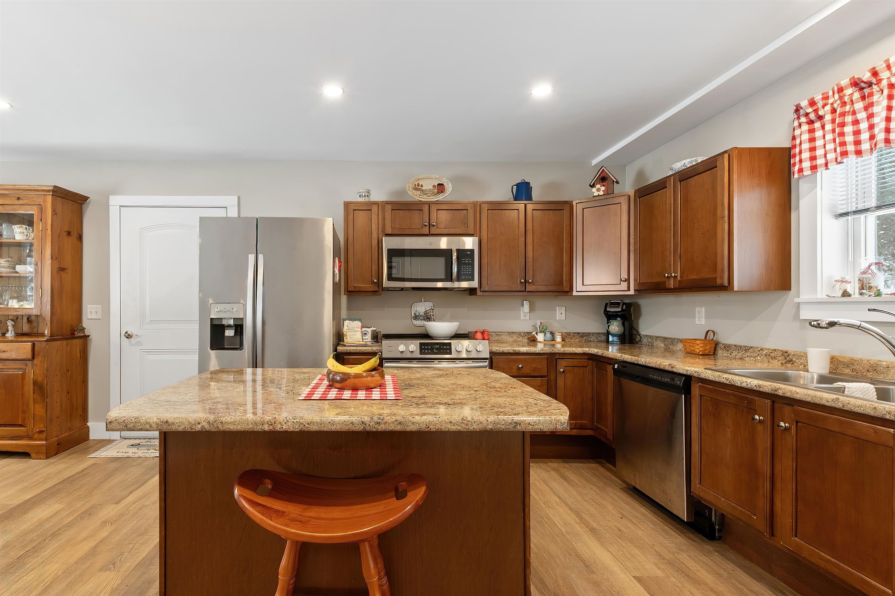 30 Pine St, Newport, NH 03773