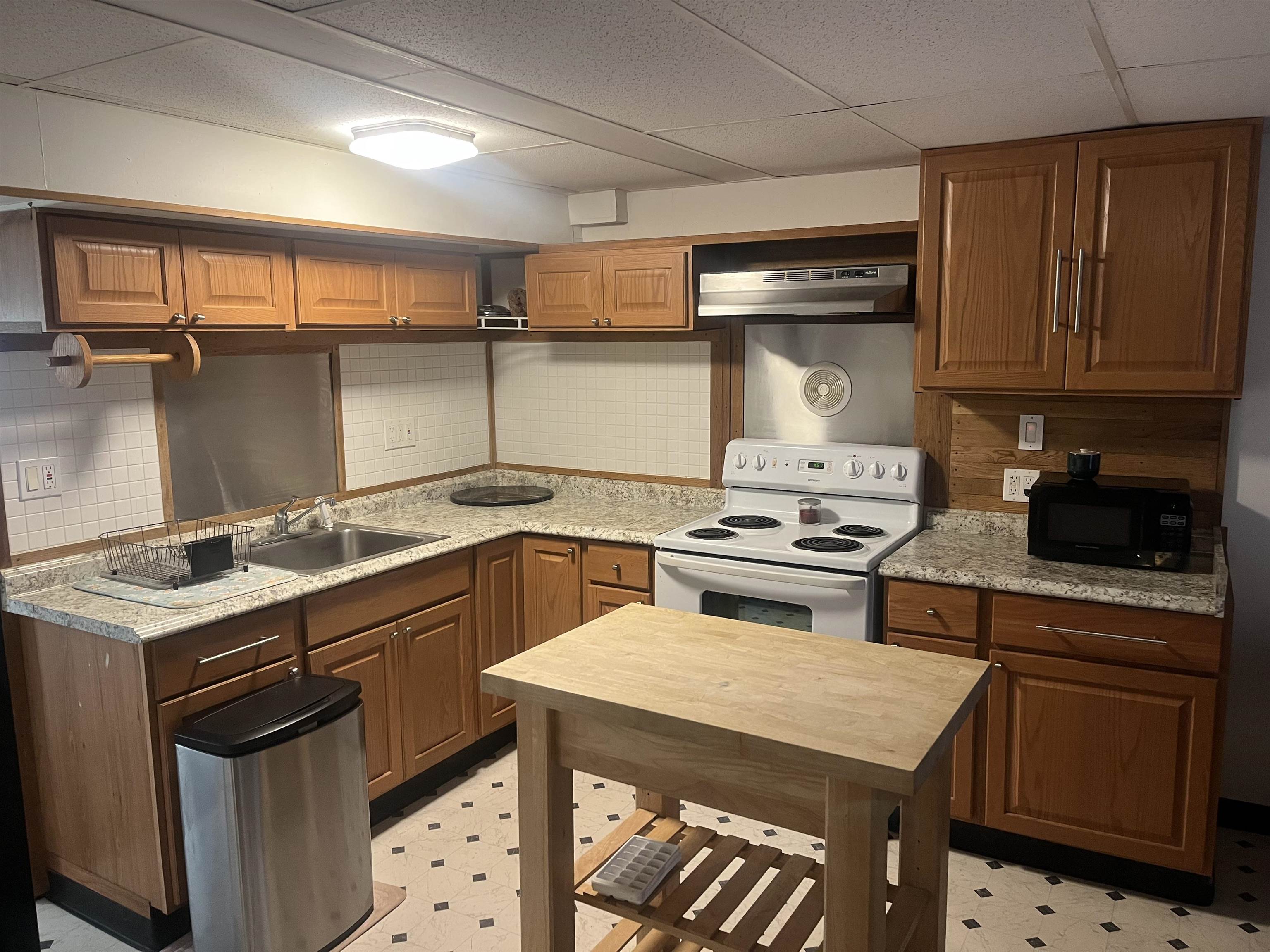 Unit 1 - Kitchen 24660684