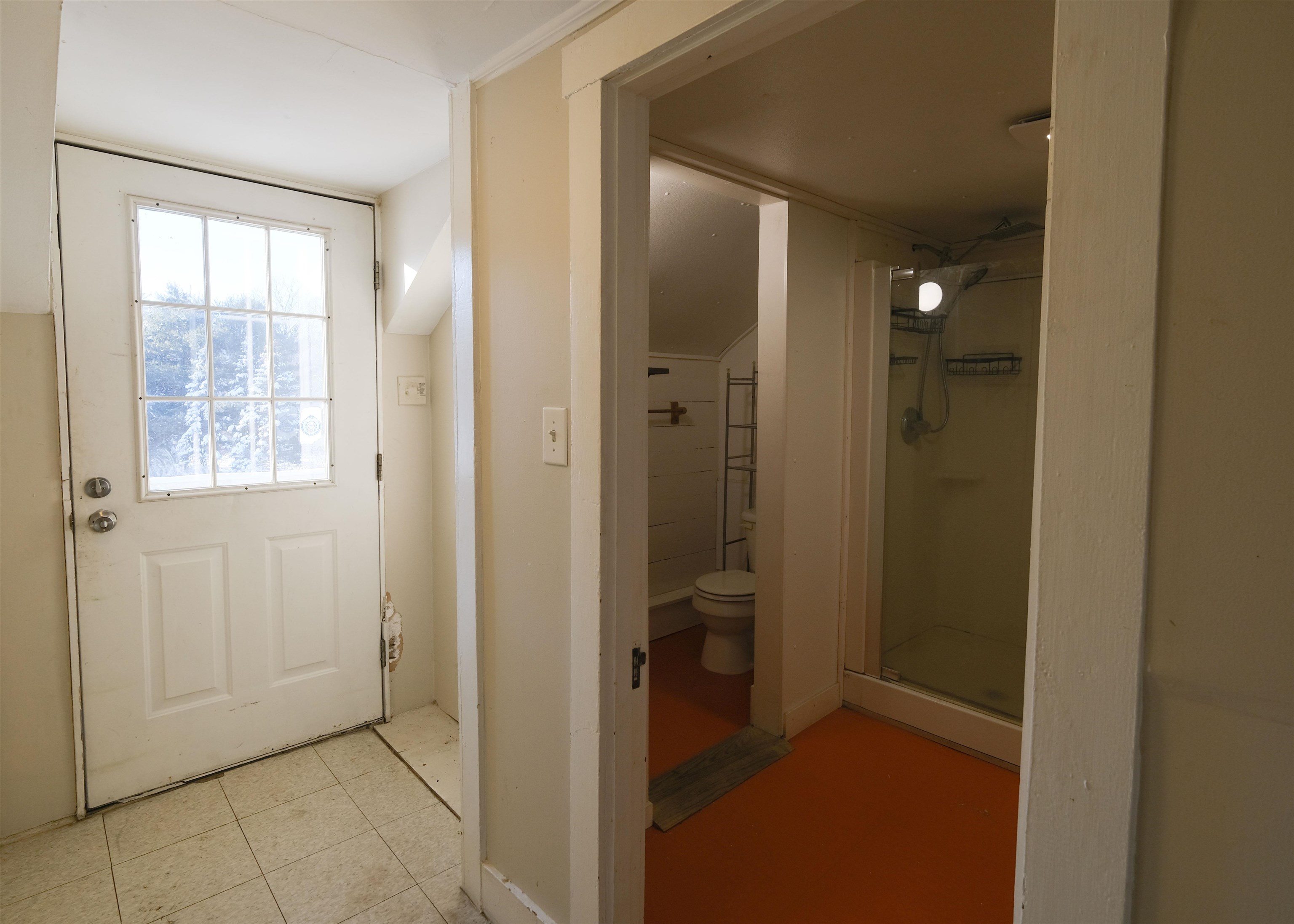 Unit 2 - Bathroom 24660690